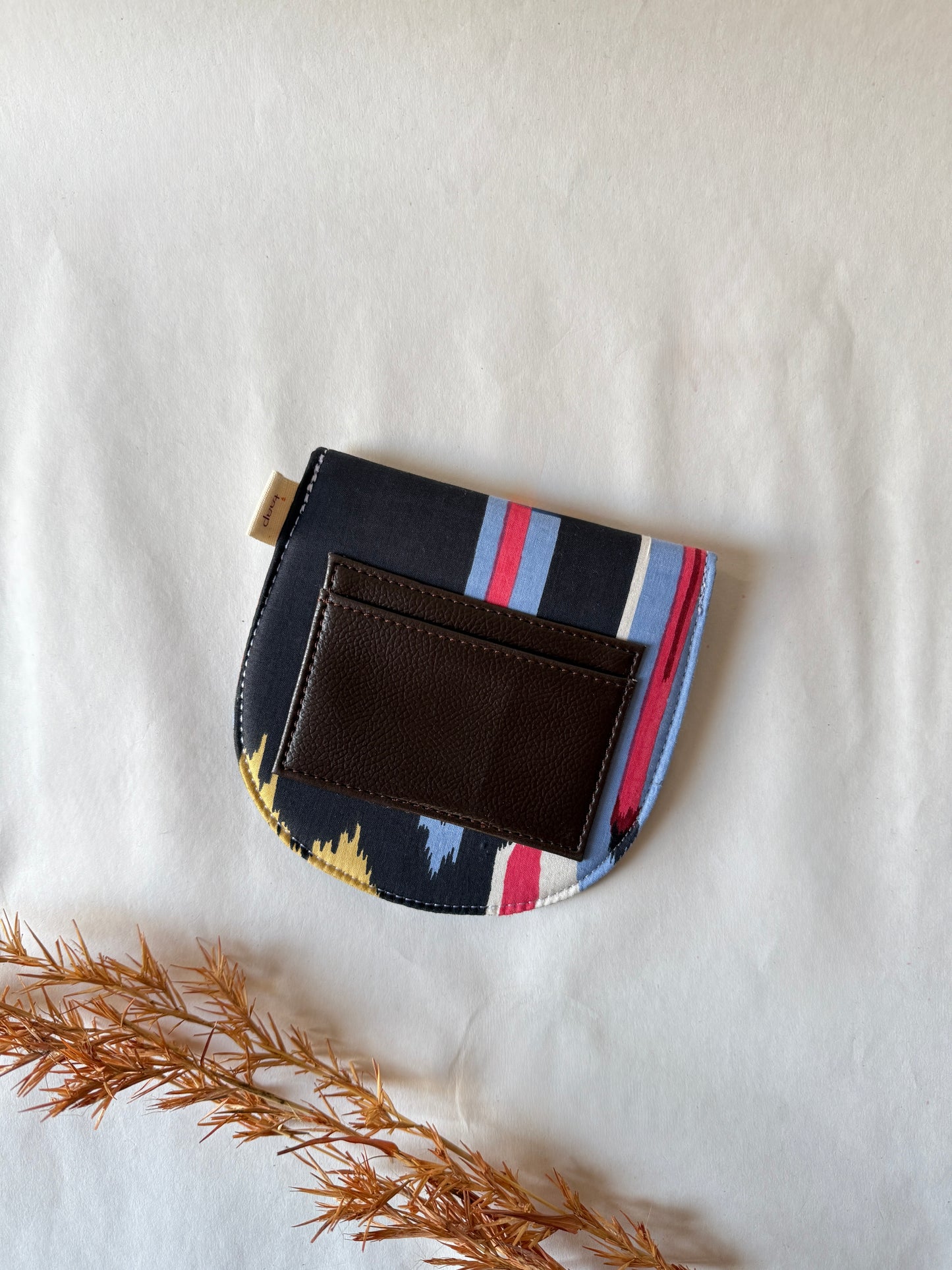 Aurora Drift Money Pouch – Pocket-Sized Organizer for Everyday Essentials