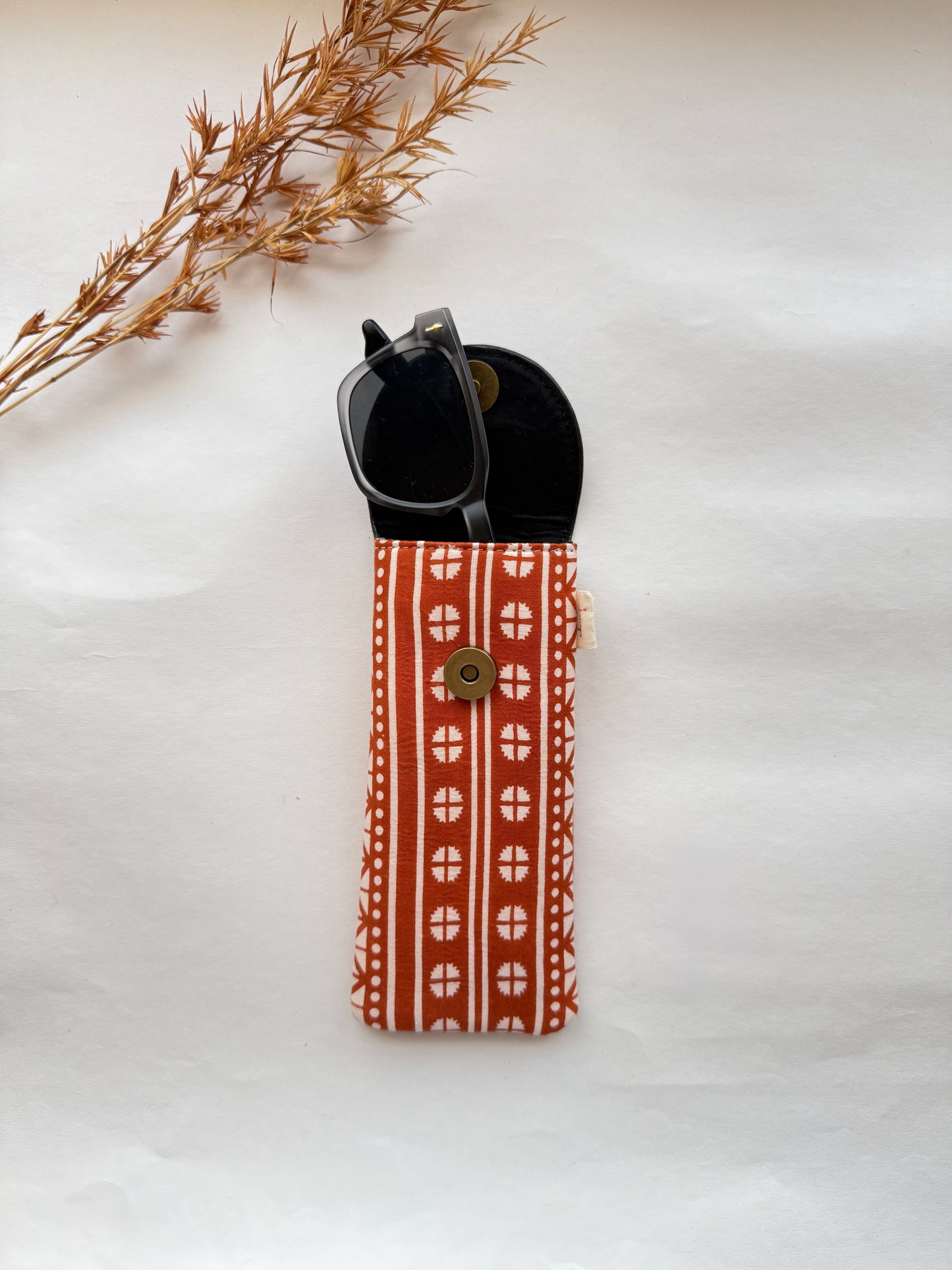 Tribal Moss Sunglass Cover – Gentle Guard for Your Shades