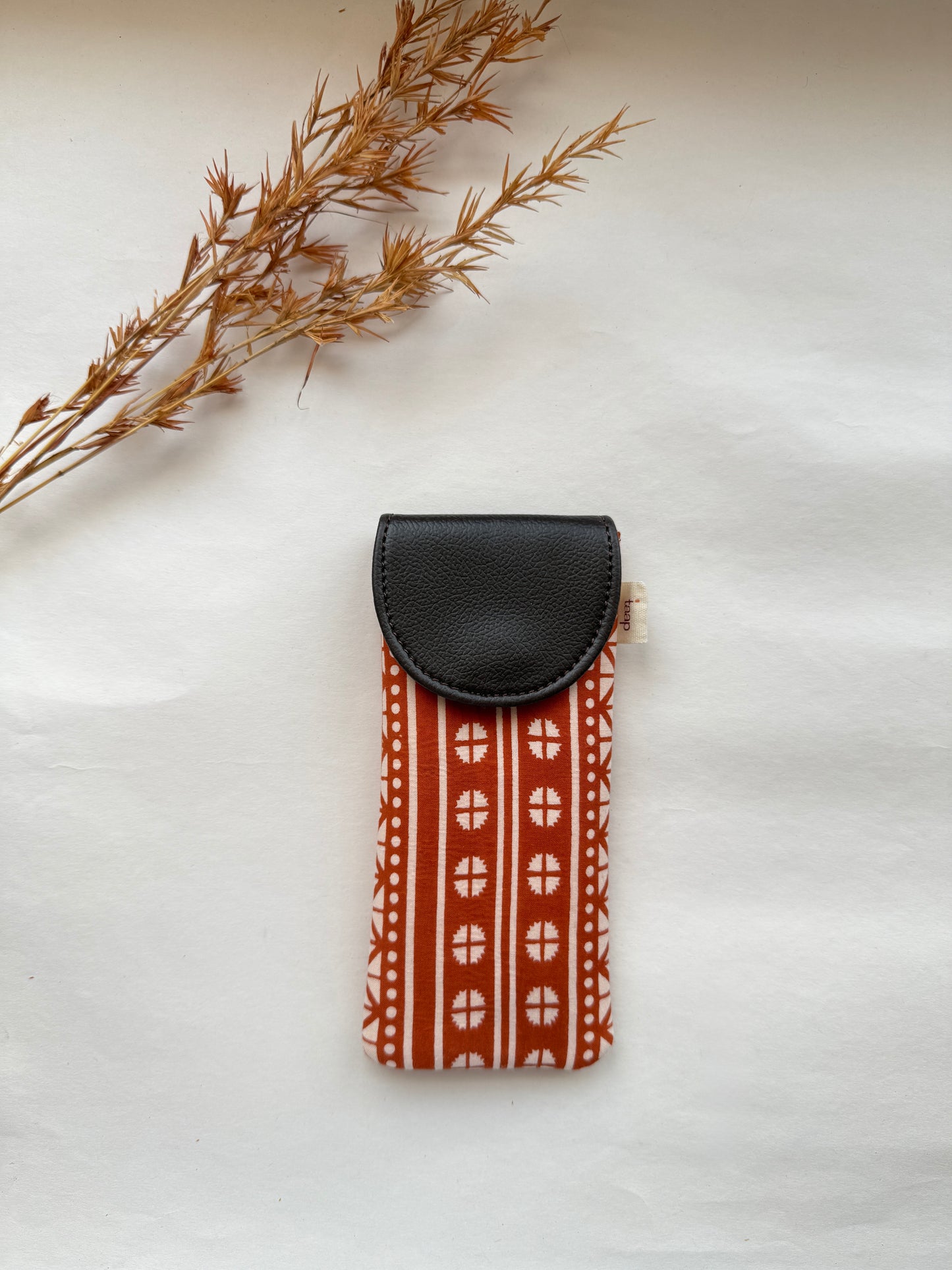 Tribal Moss Sunglass Cover – Gentle Guard for Your Shades