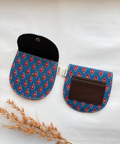 Blue Peacock Money Pouch – Pocket-Sized Organizer for Everyday Essentials