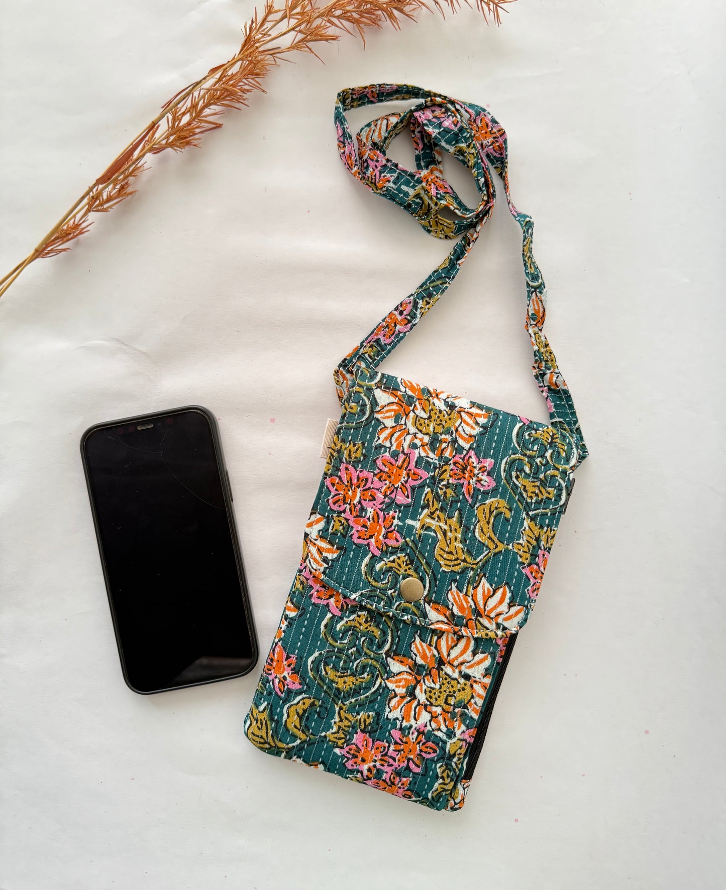 Emerald Garden Mobile Sling – The Everyday Essential