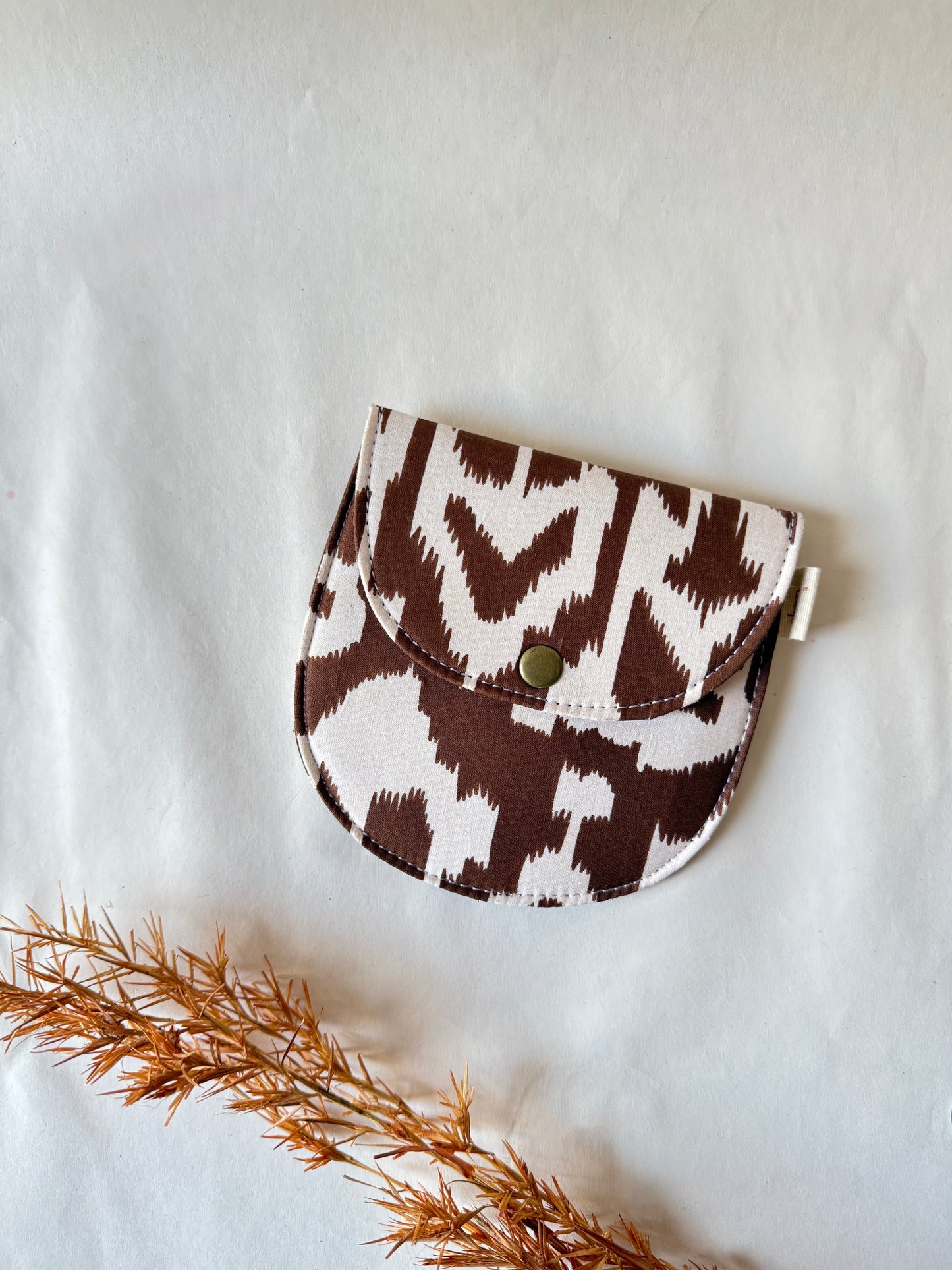 Tribal Drift Money Pouch – Pocket-Sized Organizer for Everyday Essentials