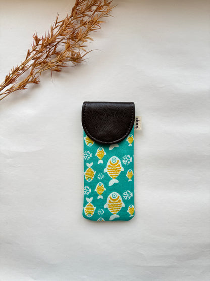 Blue Tropics Sunglass Cover – Gentle Guard for Your Shades