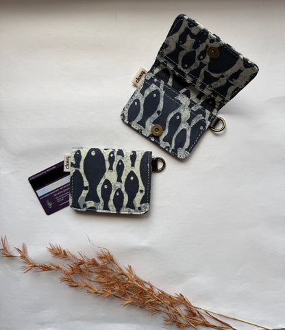 Grey Shoal Card Wallet – Compact Security with a Touch of Tradition