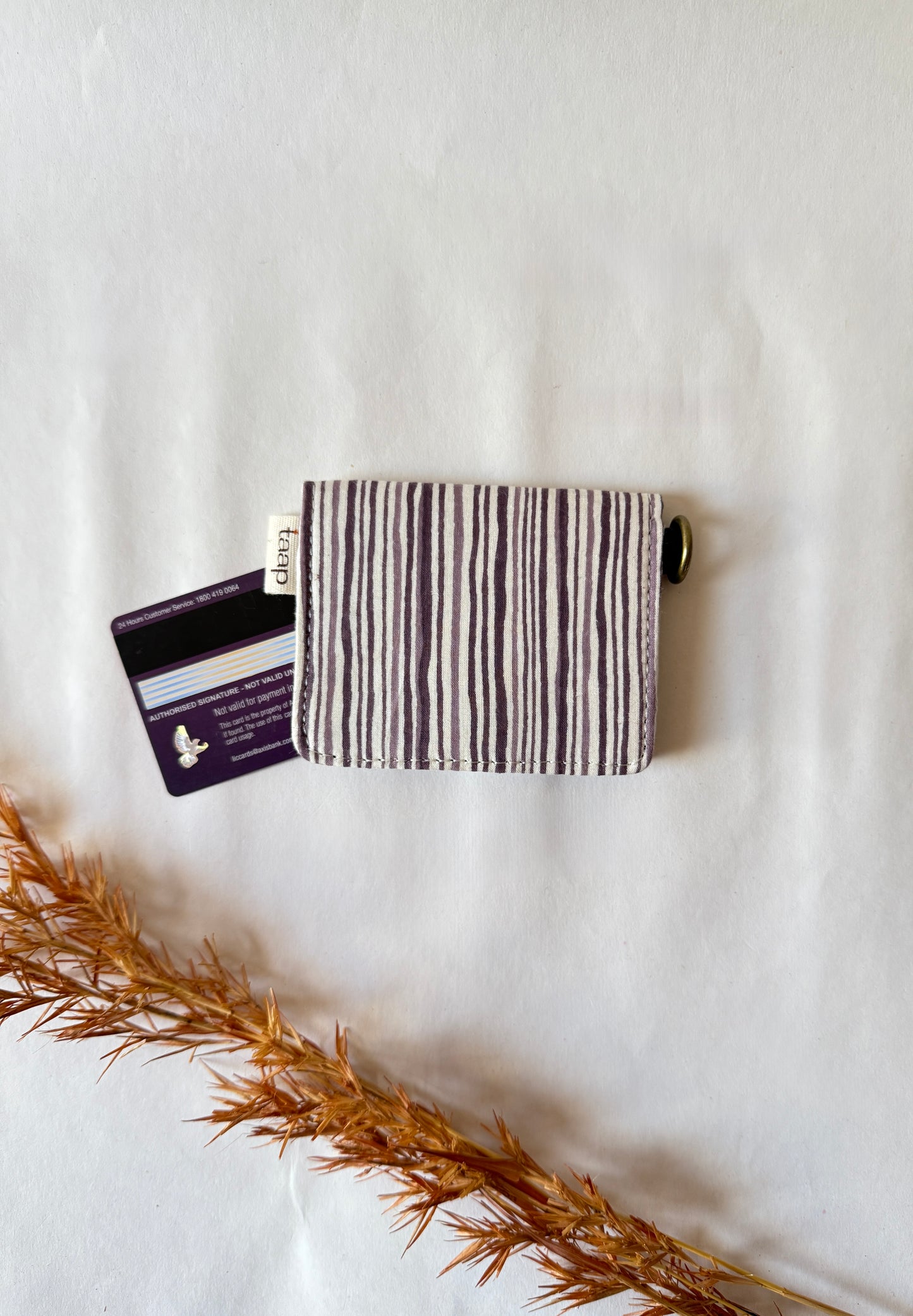 Sage Stripes Card Wallet – Compact Security with a Touch of Tradition