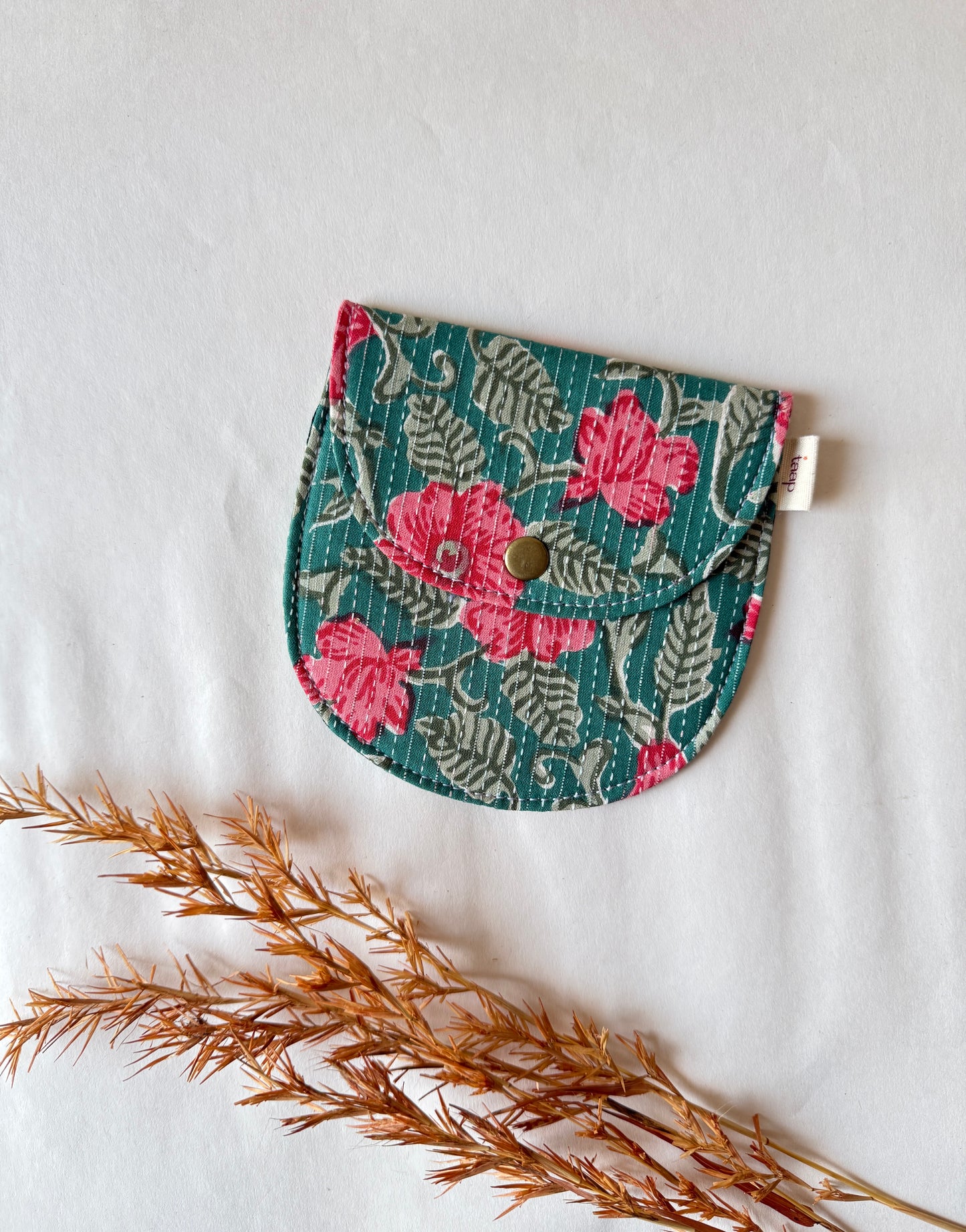 Petal Serenade Money Pouch – Pocket-Sized Organizer for Everyday Essentials