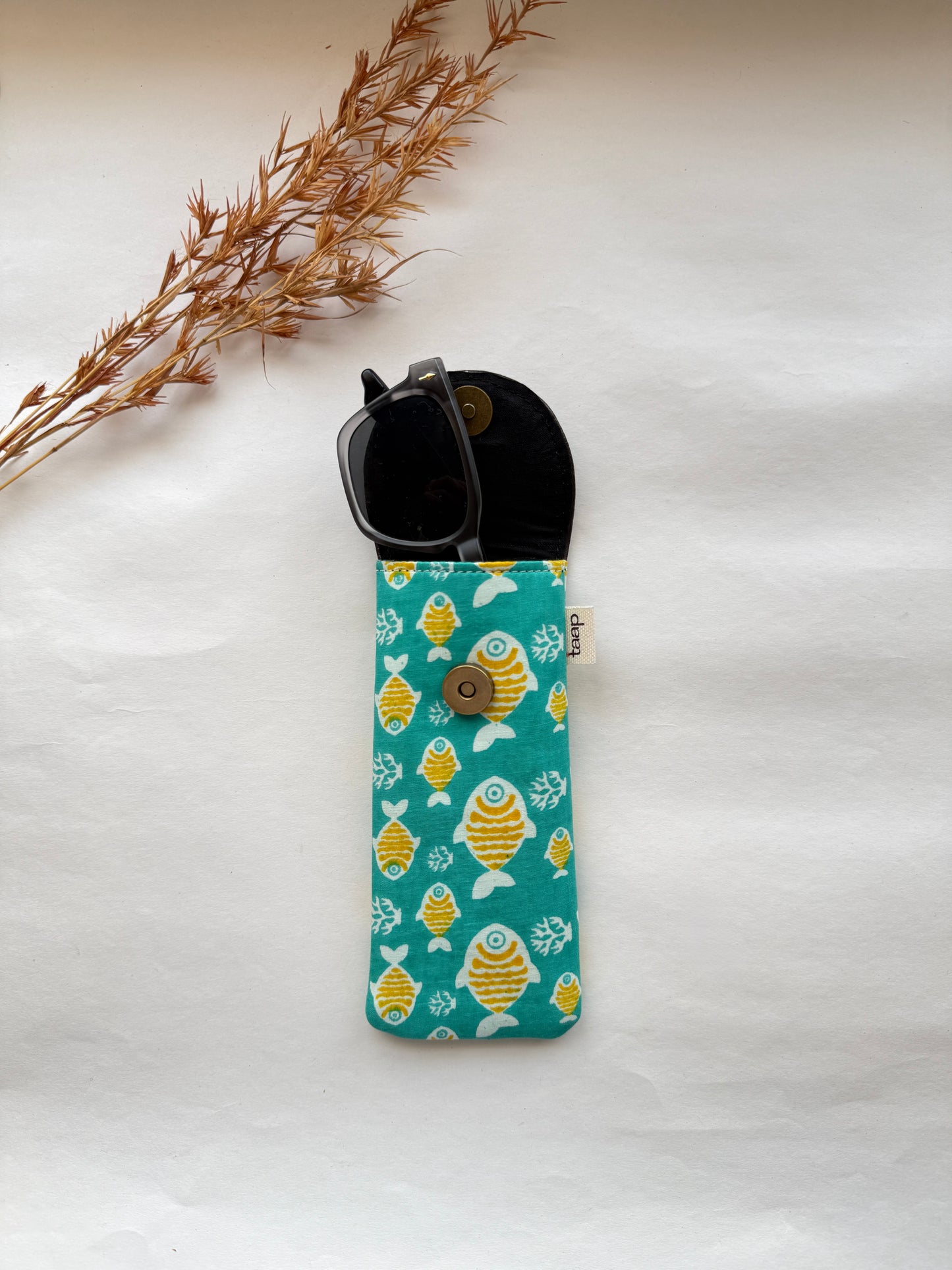 Blue Tropics Sunglass Cover – Gentle Guard for Your Shades