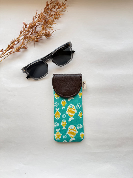 Blue Tropics Sunglass Cover – Gentle Guard for Your Shades