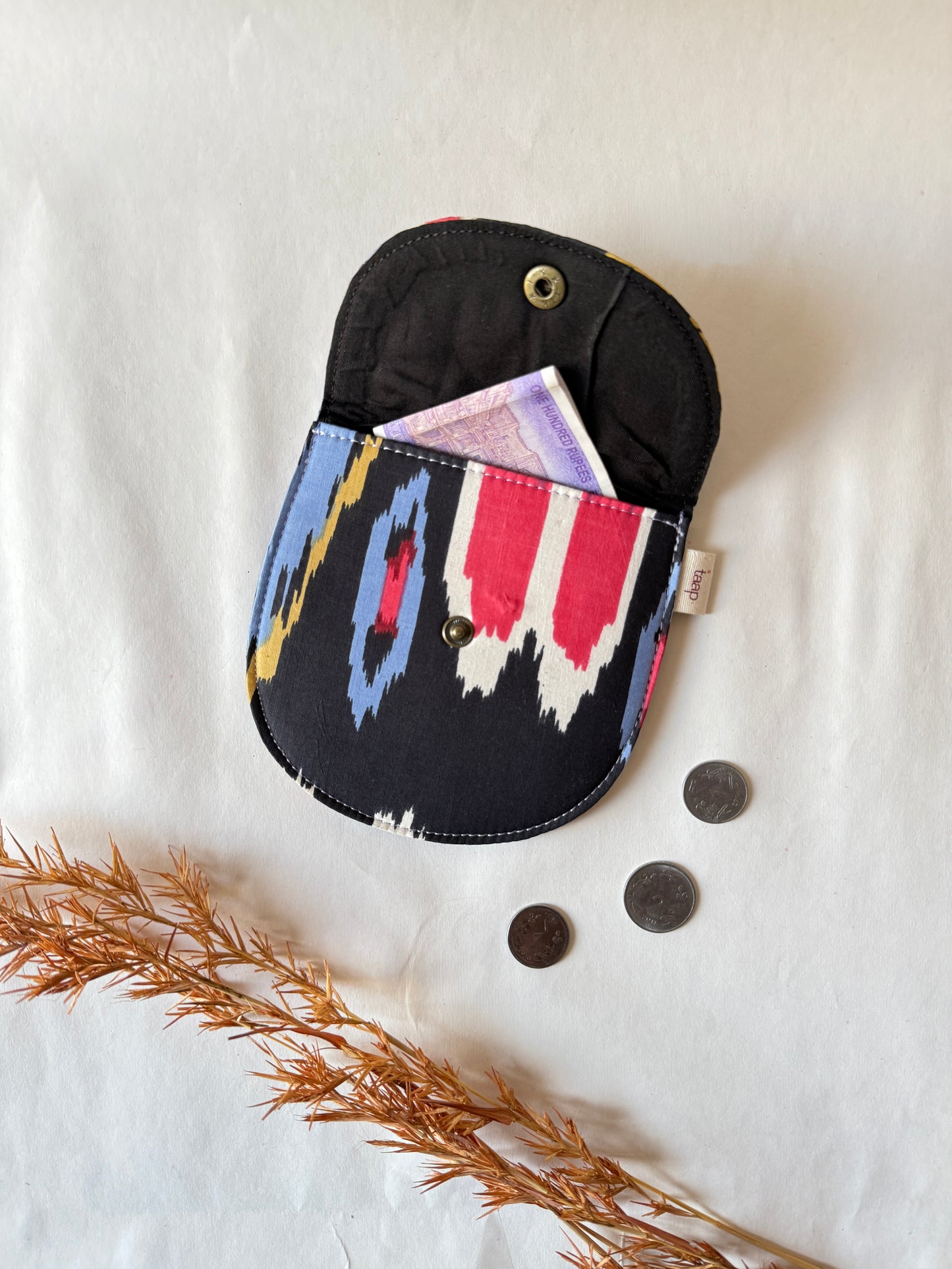 Aurora Drift Money Pouch – Pocket-Sized Organizer for Everyday Essentials