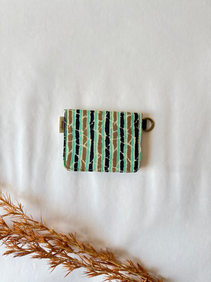 Verdant Veins Card Wallet – Compact Security with a Touch of Tradition