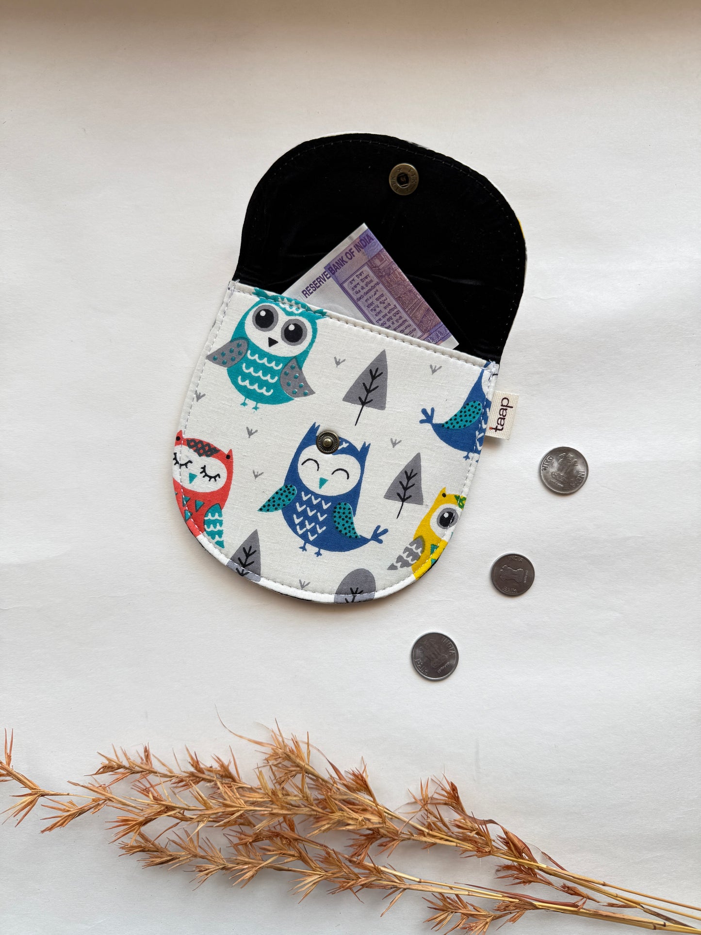 Autumn Owl Money Pouch – Pocket-Sized Organizer for Everyday Essentials