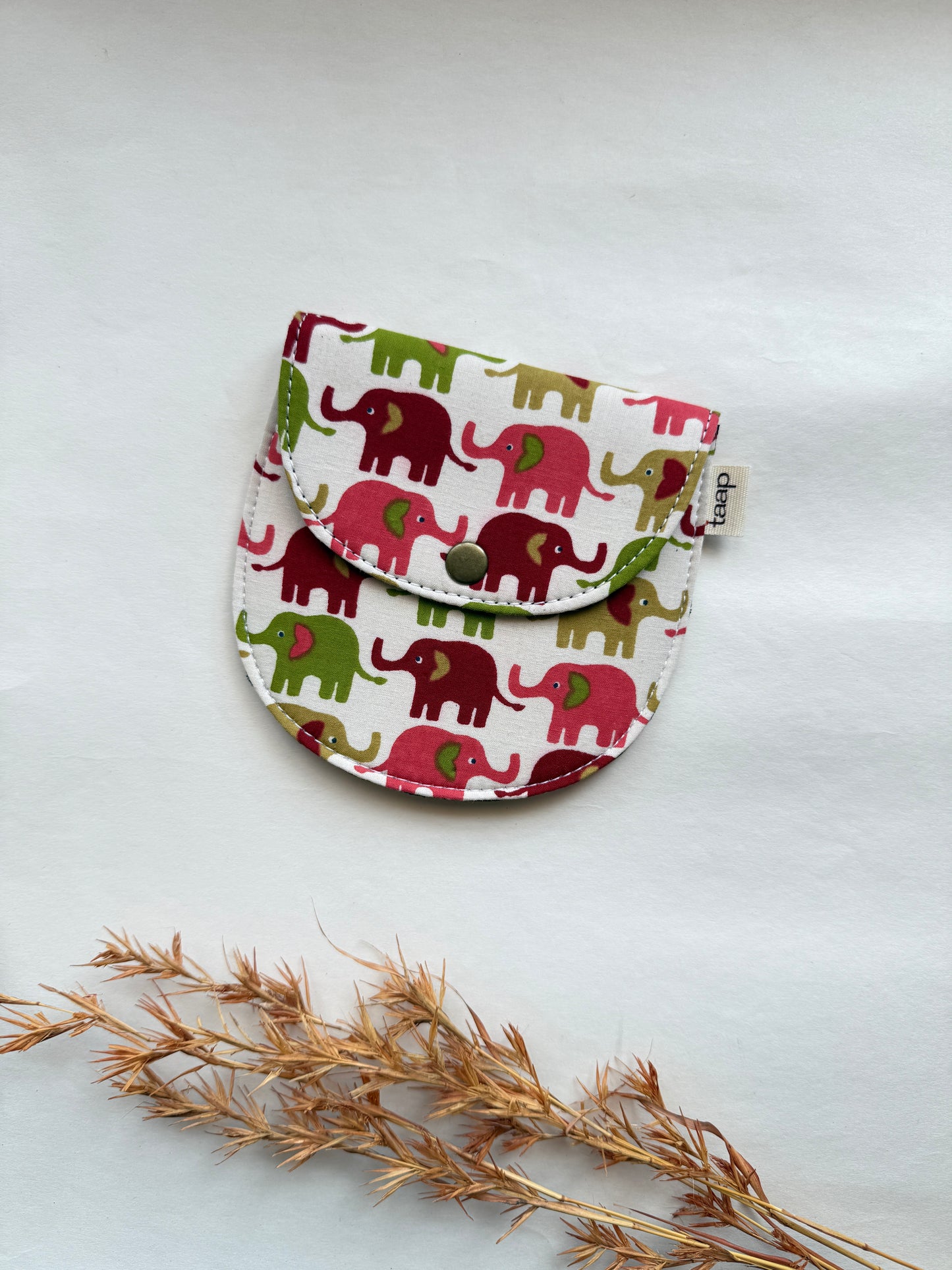 Colourful Herd Money Pouch – Pocket-Sized Organizer for Everyday Essentials