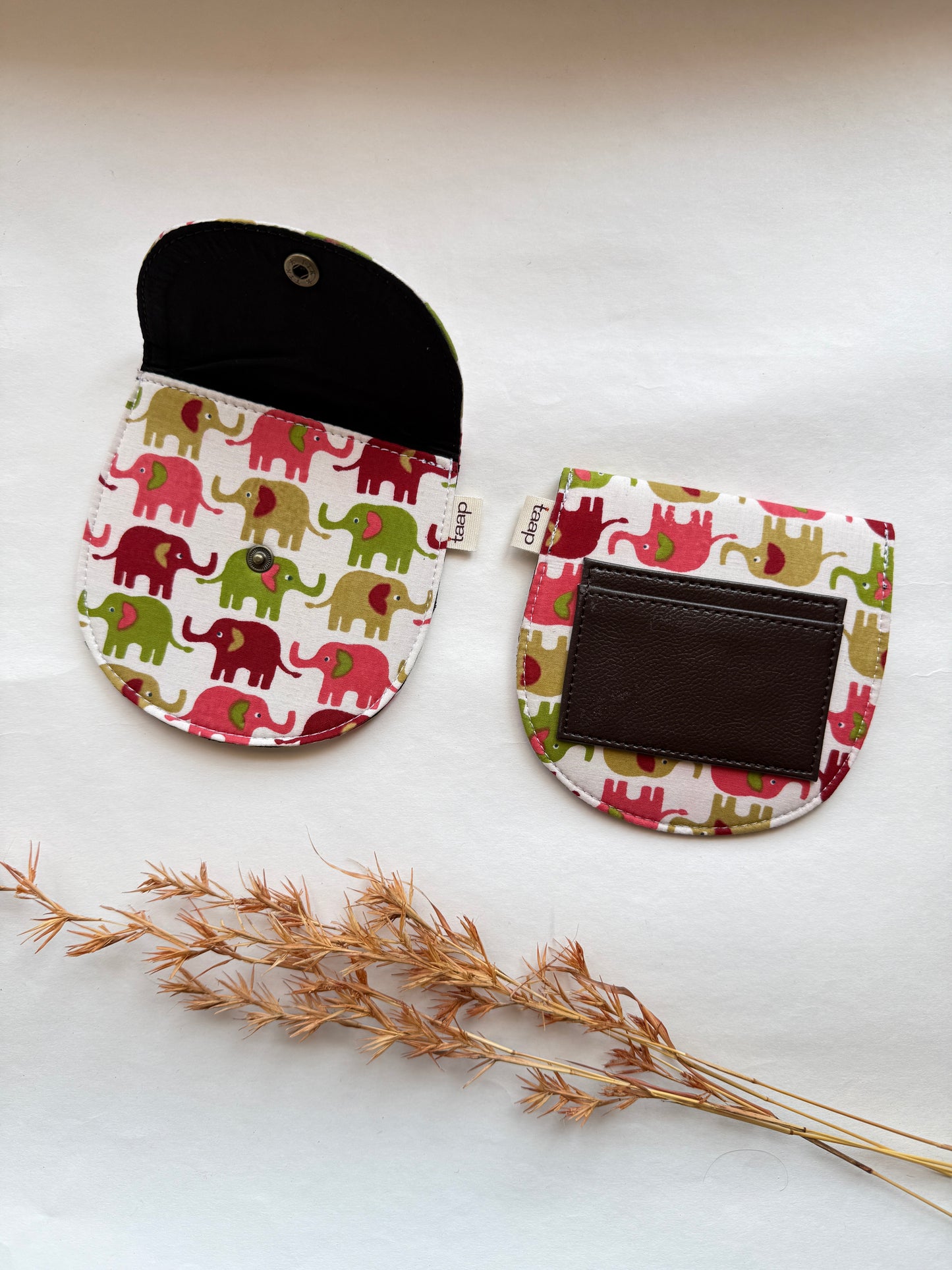 Colourful Herd Money Pouch – Pocket-Sized Organizer for Everyday Essentials