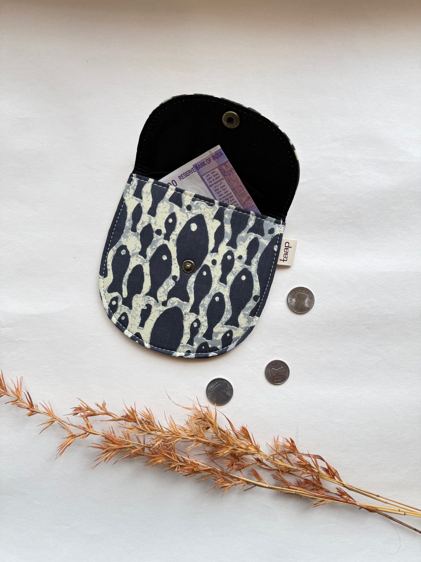 Midnight Shoal Money Pouch – Pocket-Sized Organizer for Everyday Essentials
