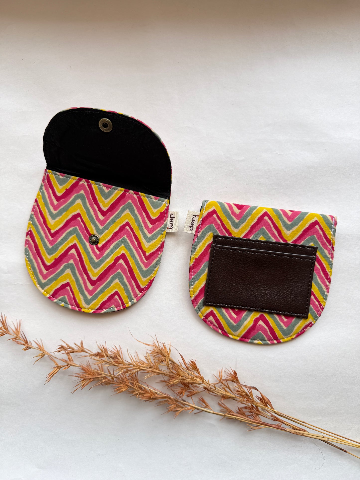 Sunset Chevron Money Pouch – Pocket-Sized Organizer for Everyday Essentials