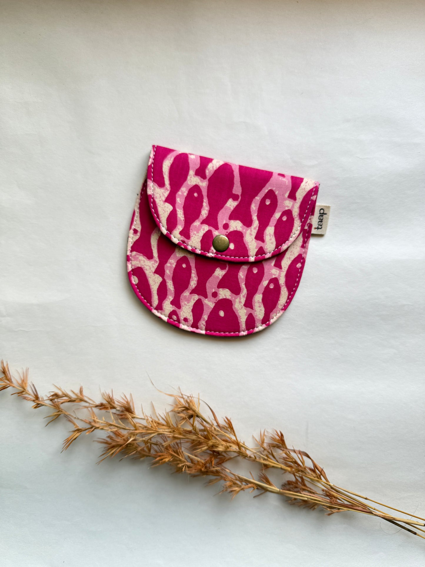 Pink Shoal Money Pouch – Pocket-Sized Organizer for Everyday Essentials