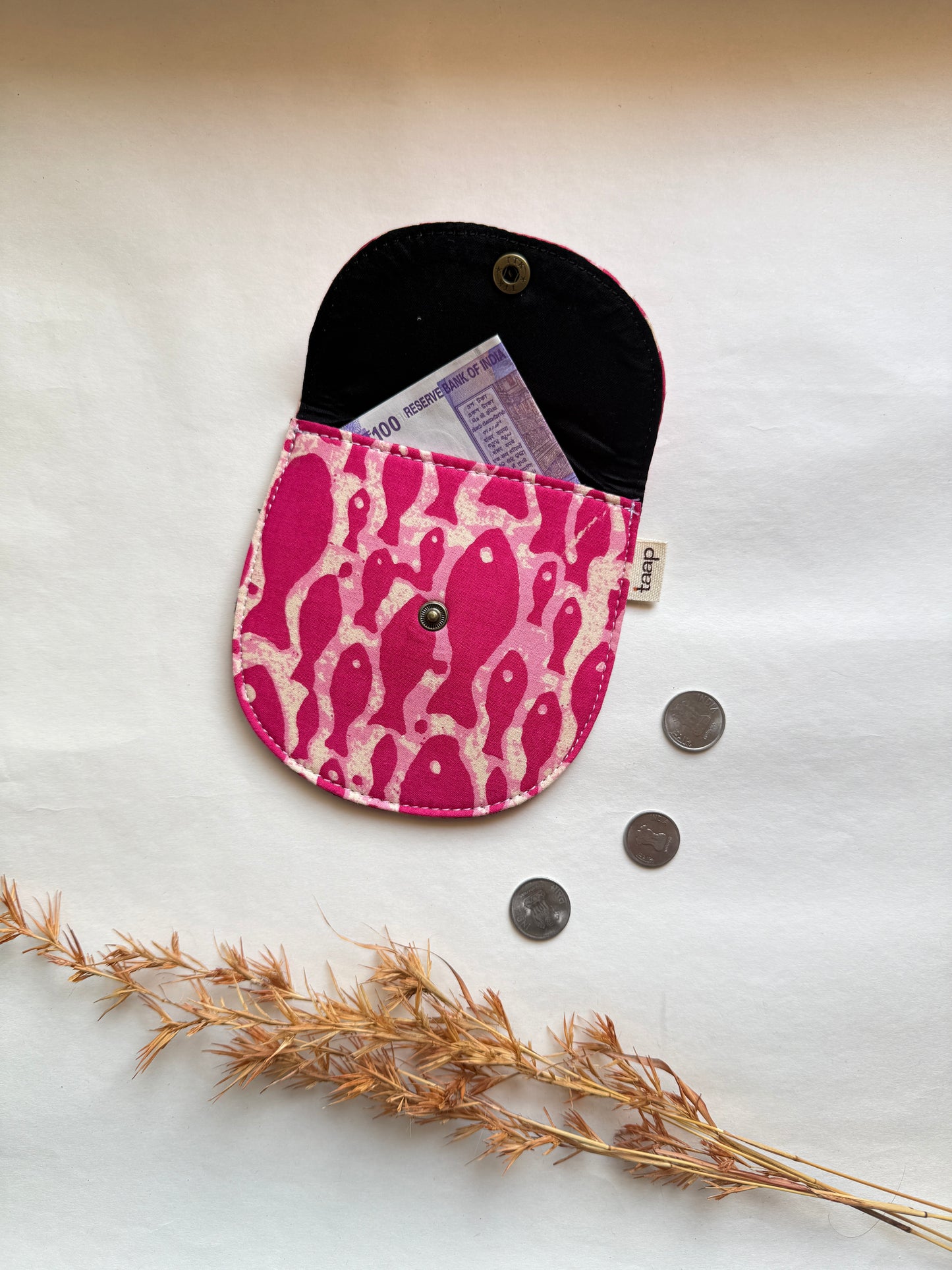 Pink Shoal Money Pouch – Pocket-Sized Organizer for Everyday Essentials