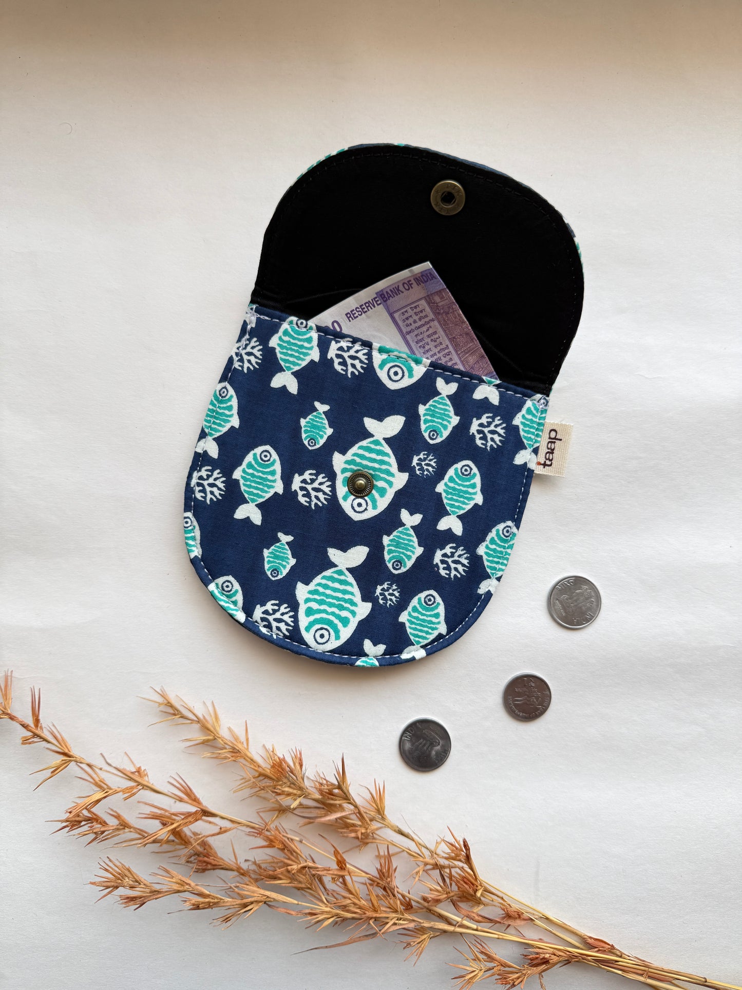 Midnight Reef Money Pouch – Pocket-Sized Organizer for Everyday Essentials l