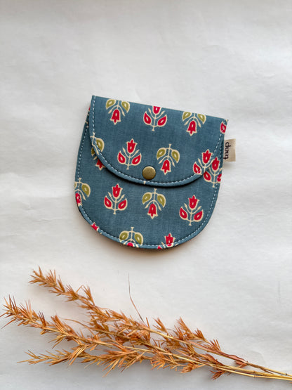 Muted Bloom Money Pouch – Pocket-Sized Organizer for Everyday Essentials