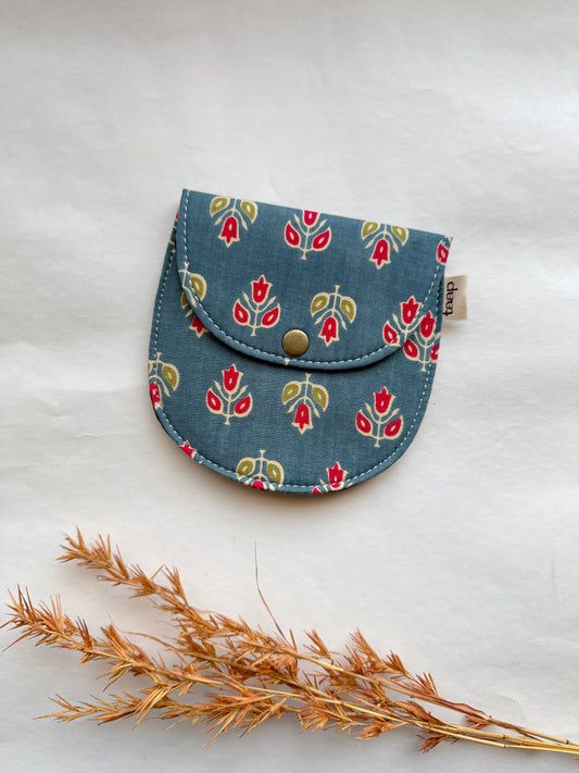 Muted Bloom Money Pouch – Pocket-Sized Organizer for Everyday Essentials