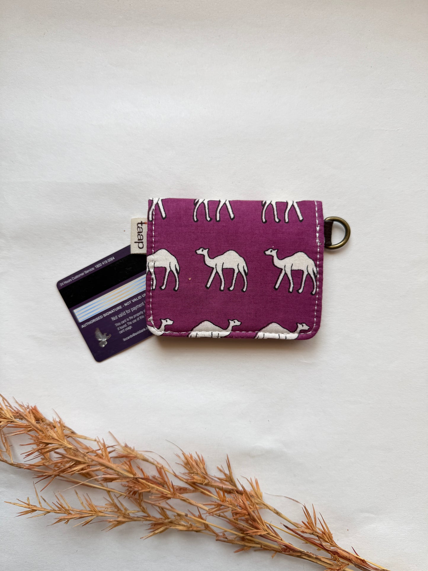 Desert Parade Card Wallet – Compact Security with a Touch of Tradition