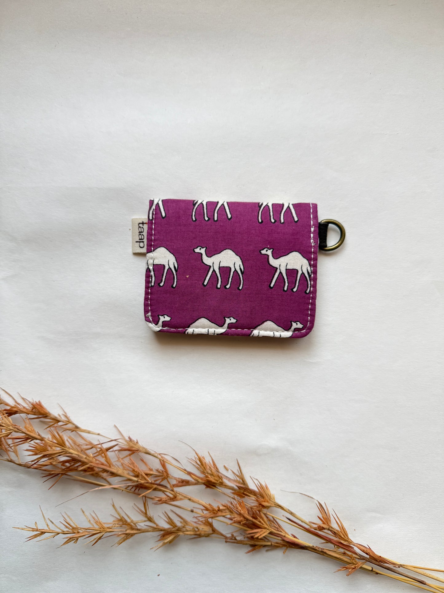 Desert Parade Card Wallet – Compact Security with a Touch of Tradition