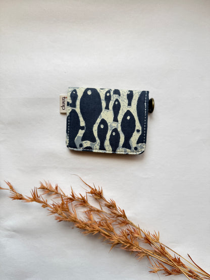 Grey Shoal Card Wallet – Compact Security with a Touch of Tradition