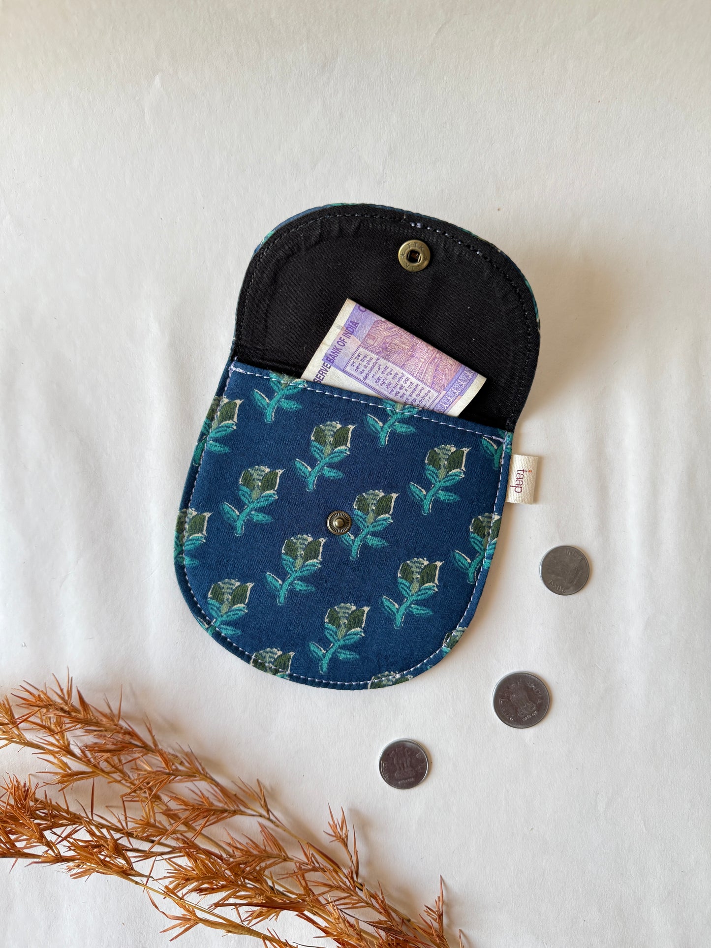 Bluebell Serenity Money Pouch – Pocket-Sized Organizer for Everyday Essentials