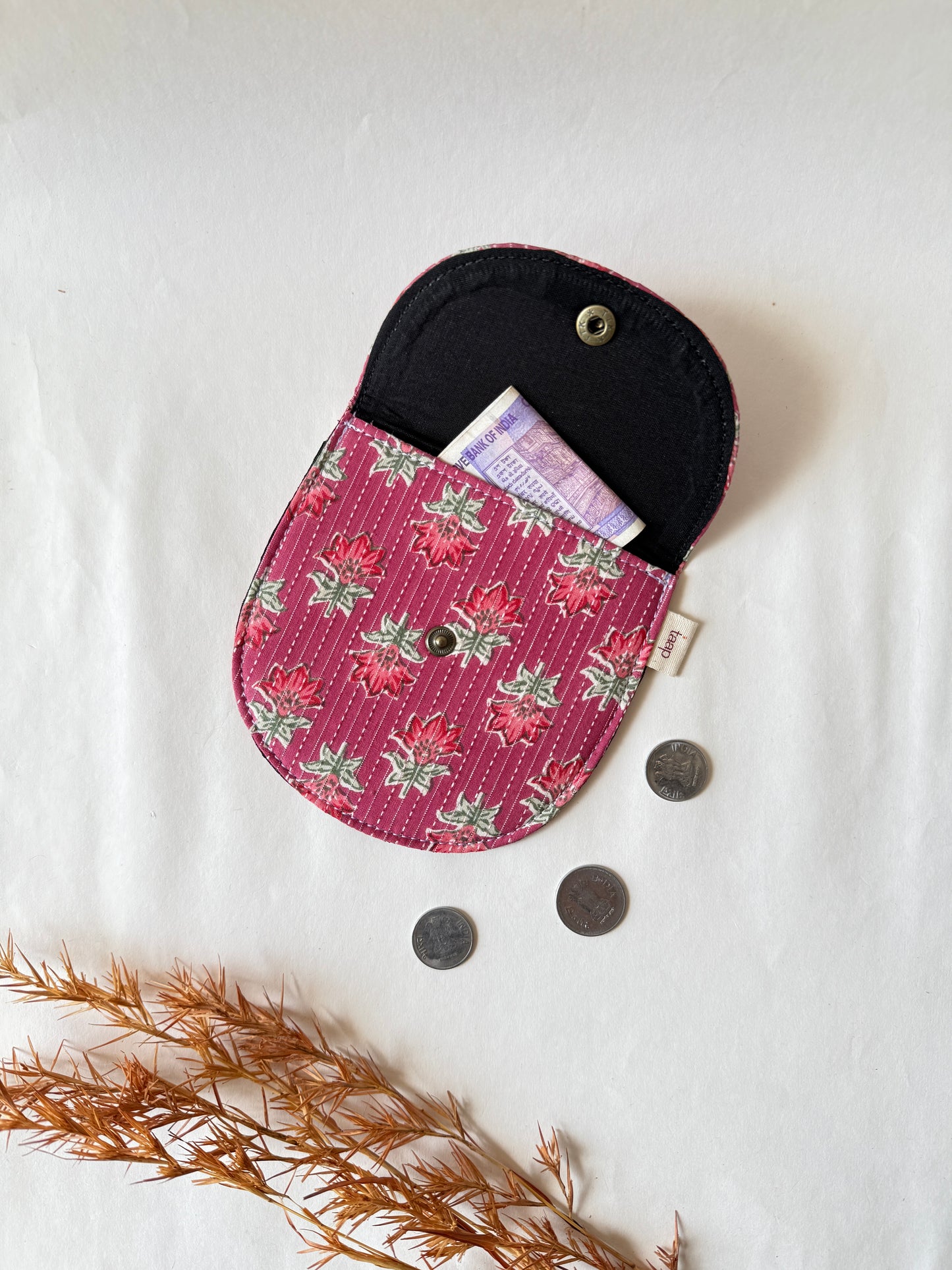 Magenta Meadow Money Pouch – Pocket-Sized Organizer for Everyday Essentials