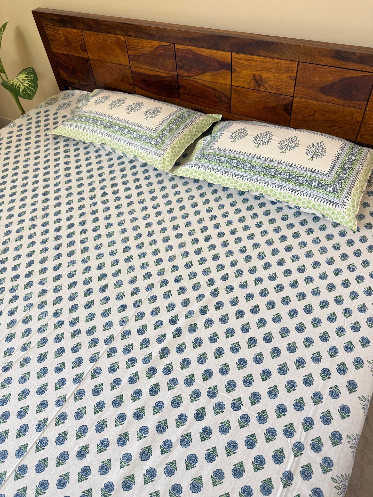 Verdant Bloom Pure Cotton King Size Bedsheet Set with 2 Pillow Covers (108”*108”)