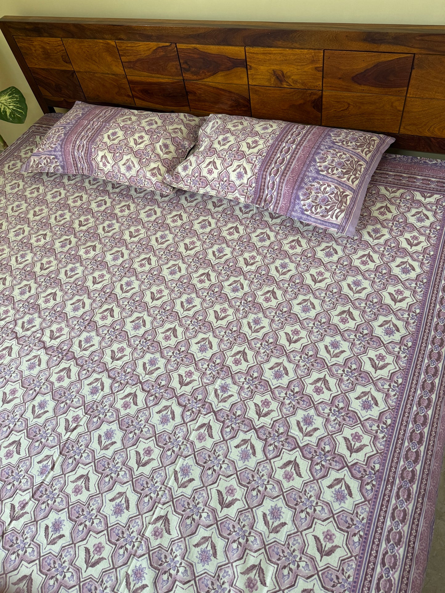 Lilac Lattice Pure Cotton King Size Bedsheet Set with 2 Pillow Covers (108”*108”)