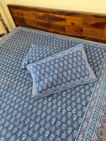Indigo Floral Cotton Queen Size Bedsheet with 2 Pillow Covers (90”*108”)
