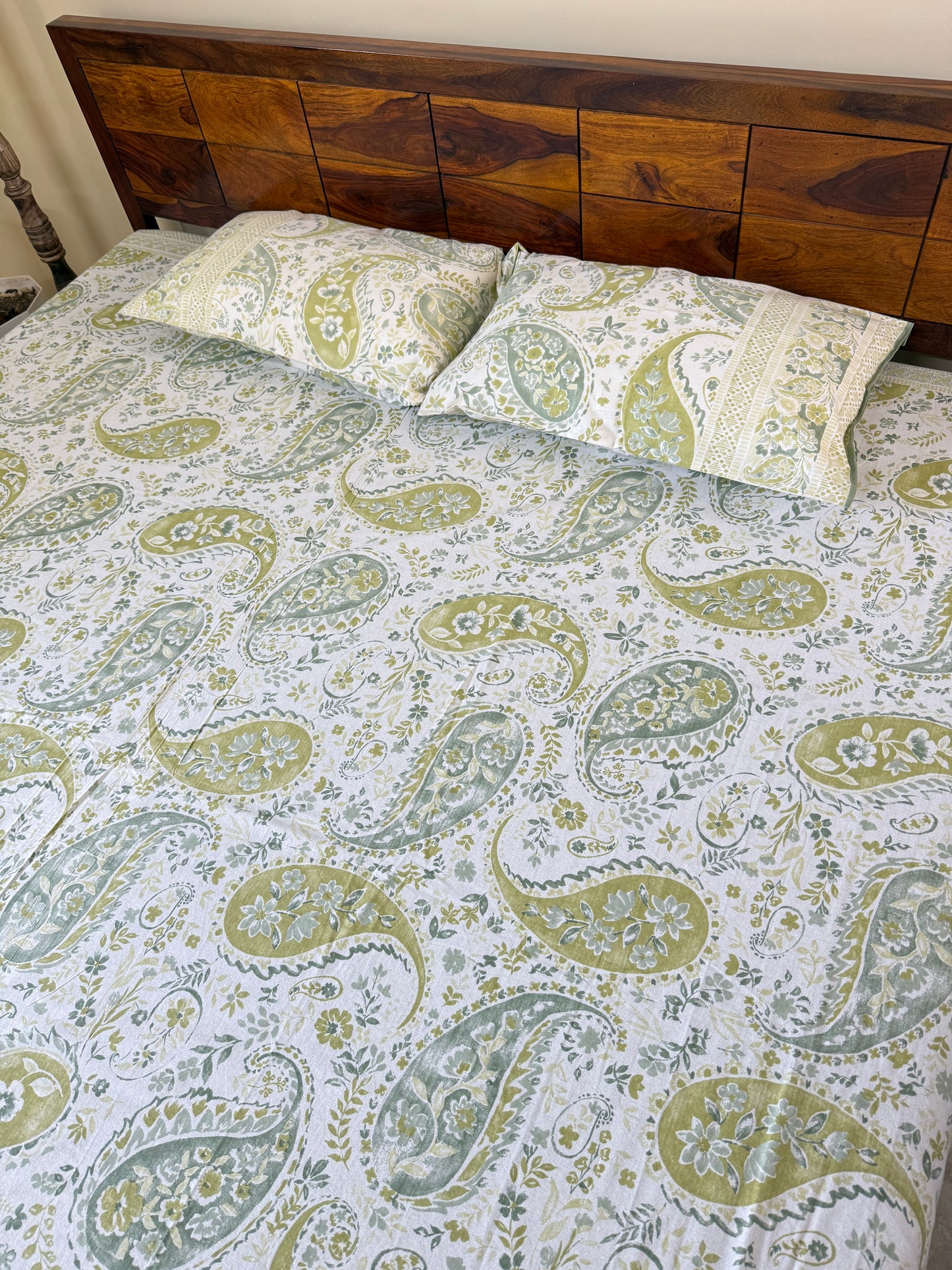 Olive Paisley Pure Cotton King Size Bedsheet with 2 Pillow Covers (108”*108”)