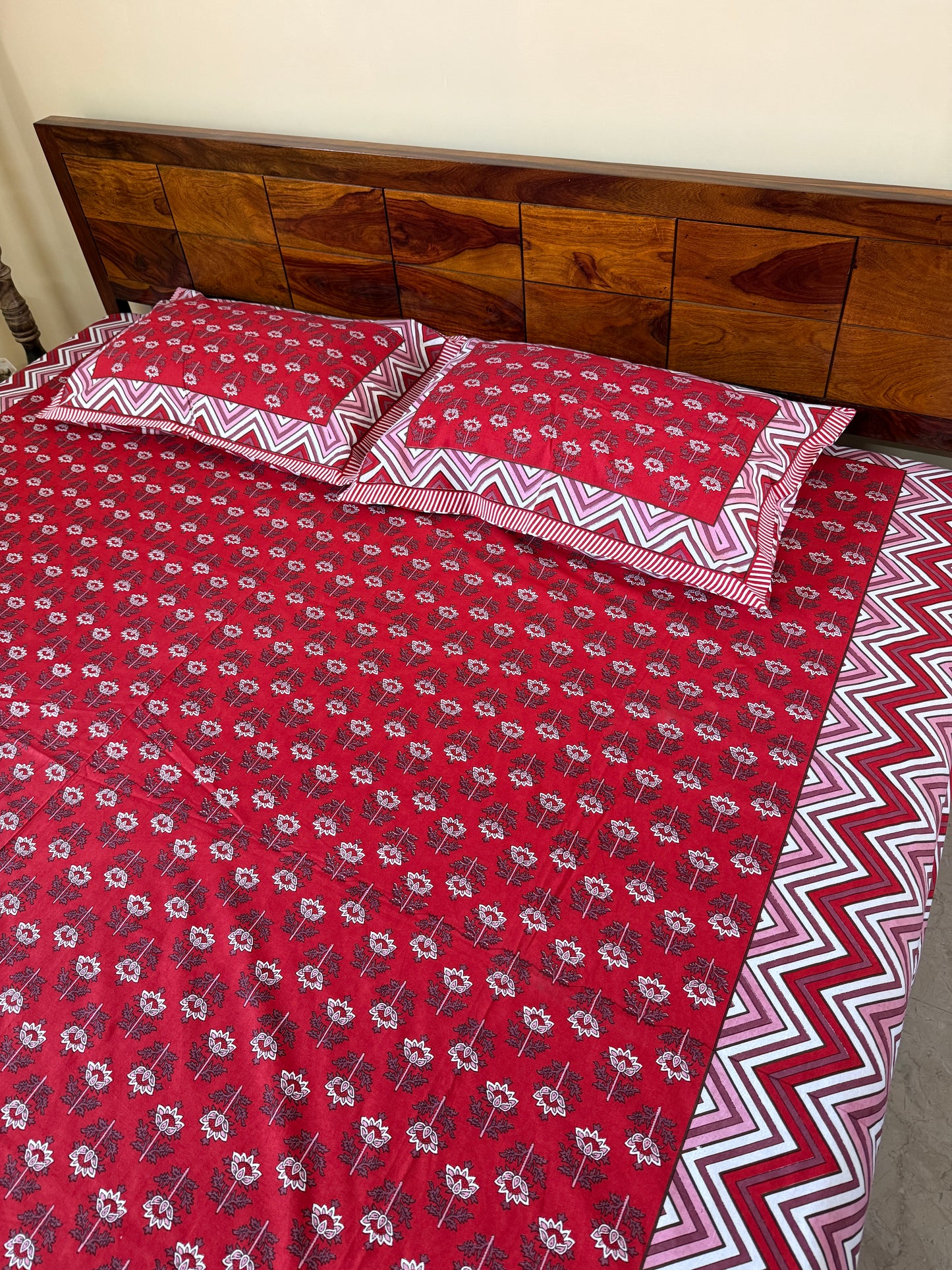 Ruby Rhythm Cotton Queen Size Bedsheet with 2 Pillow Covers (100”*108”)