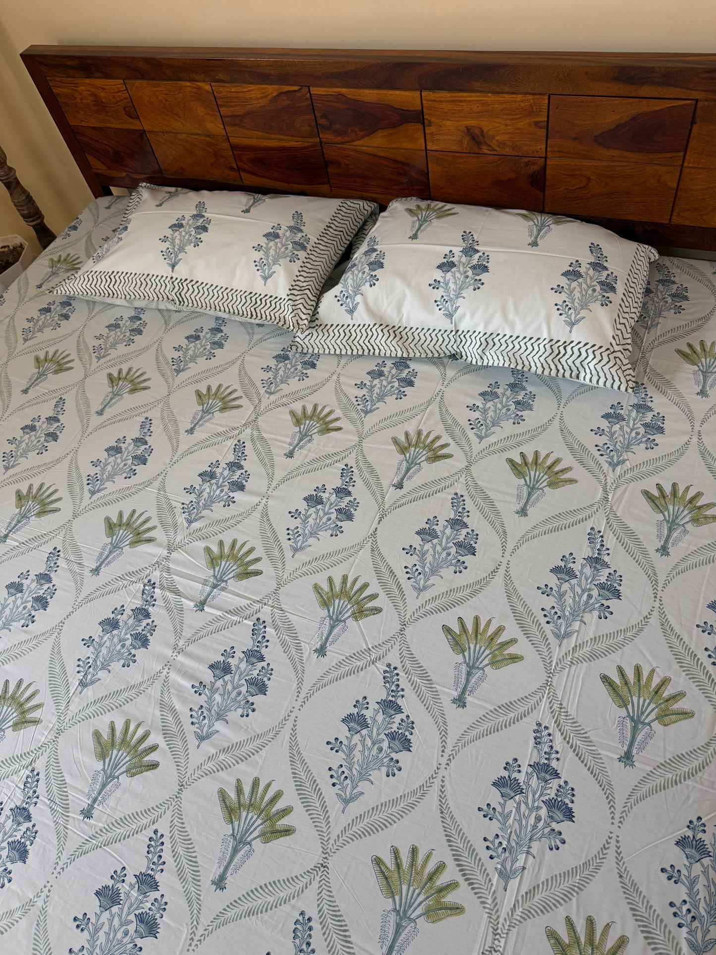 Palm Veil HandBlock King Size Bedsheet with 2 Pillow Covers (108”*108”)