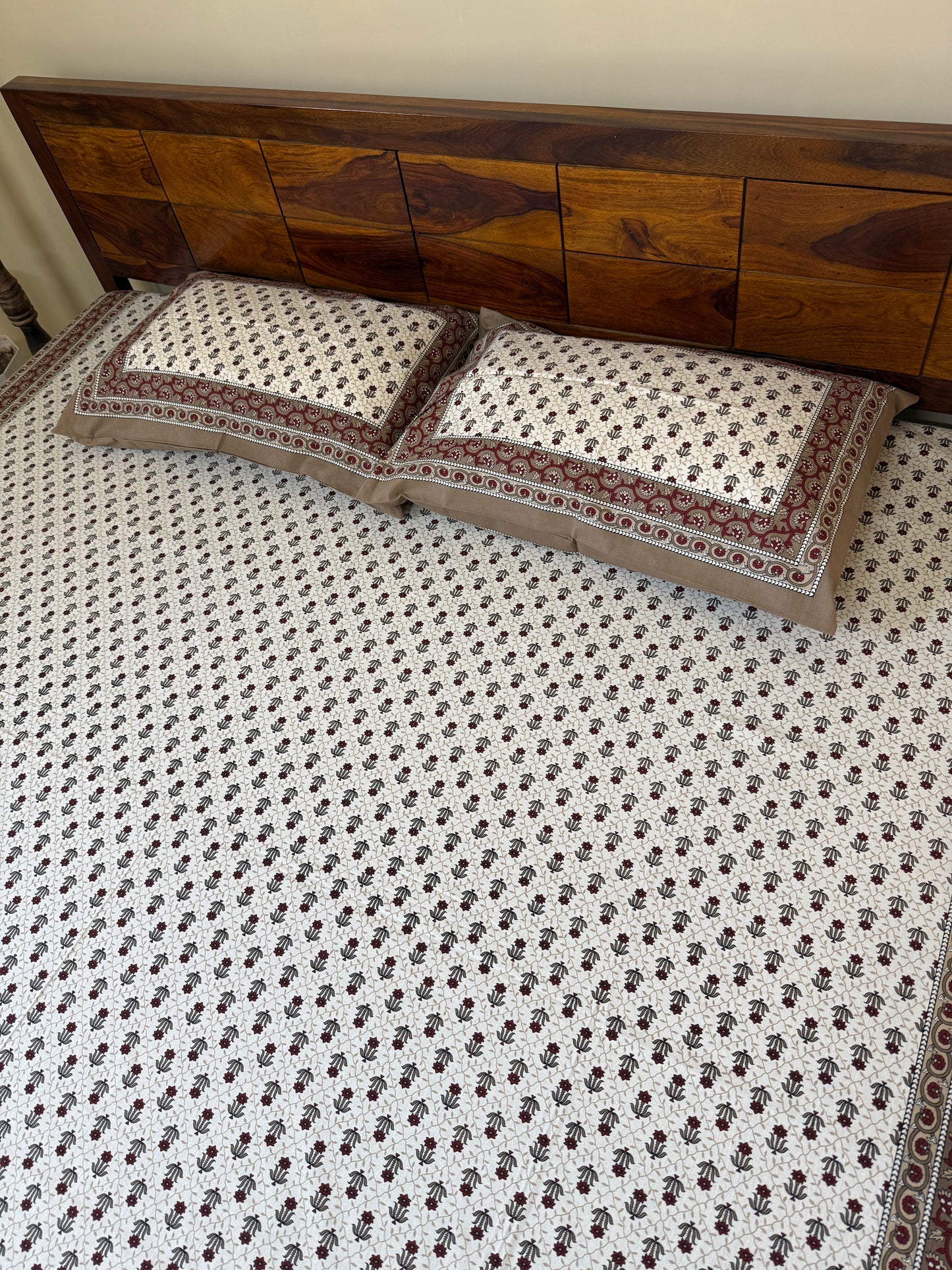 Rajasthan Rustica Cotton Queen Size Bedsheet with 2 pillow covers (90”*108”)