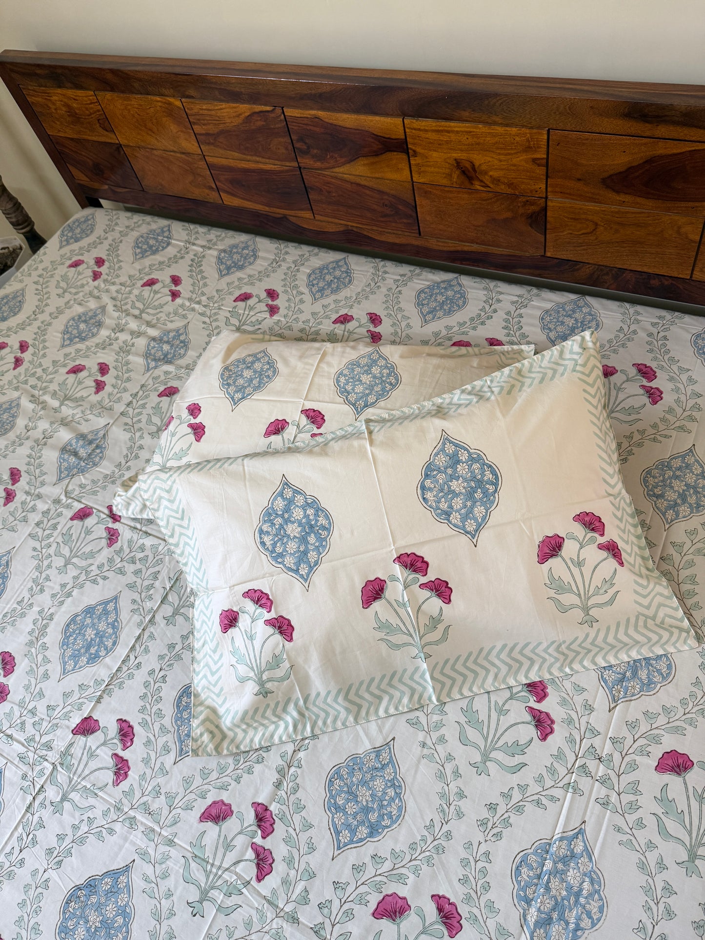 Blue Fern Harmony HandBlock King Size Bedsheet Set with 2 Pillow Covers (108”*108”)