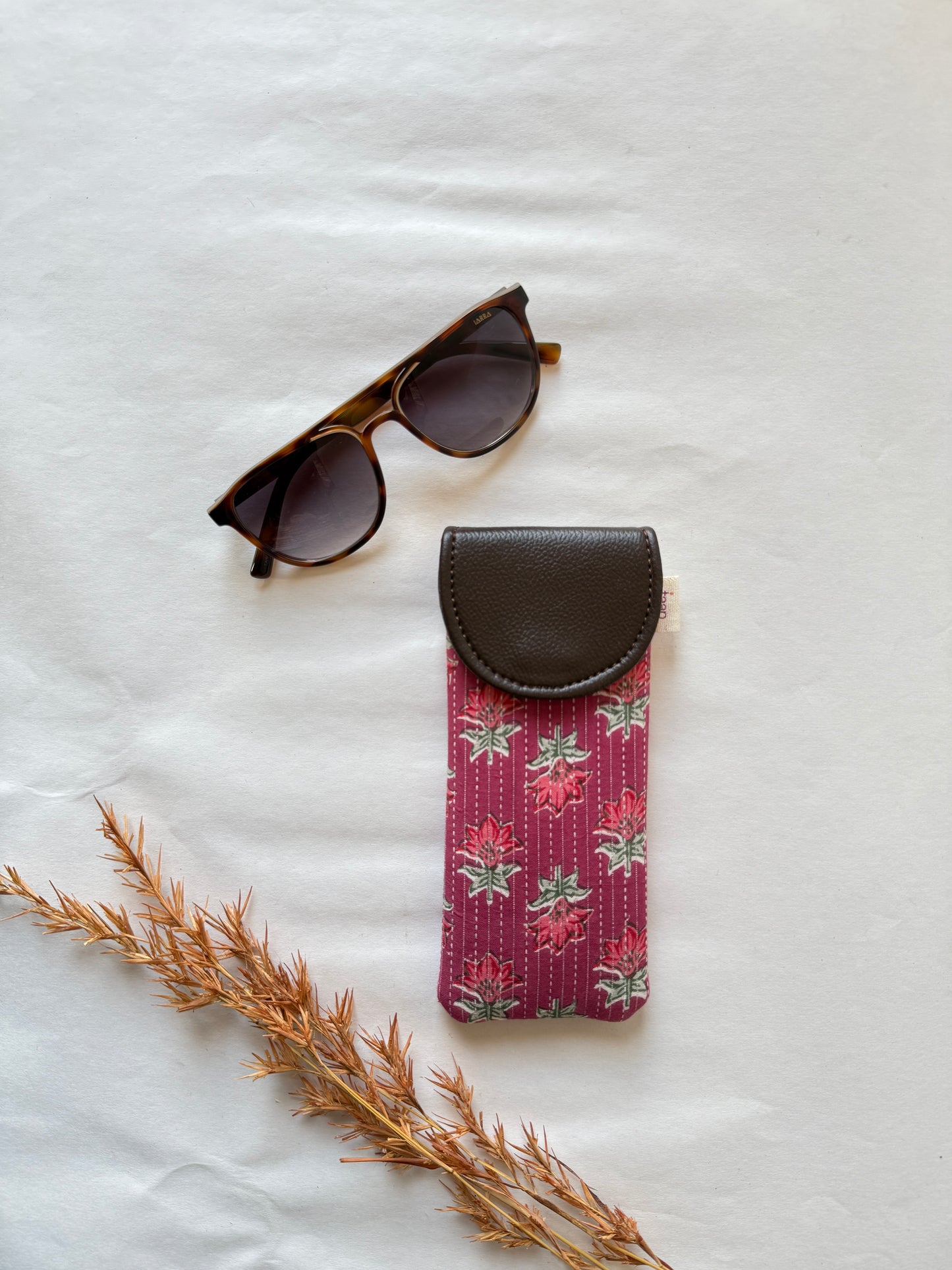 Magenta Meadows Sunglass Cover – Gentle Guard for Your Shades