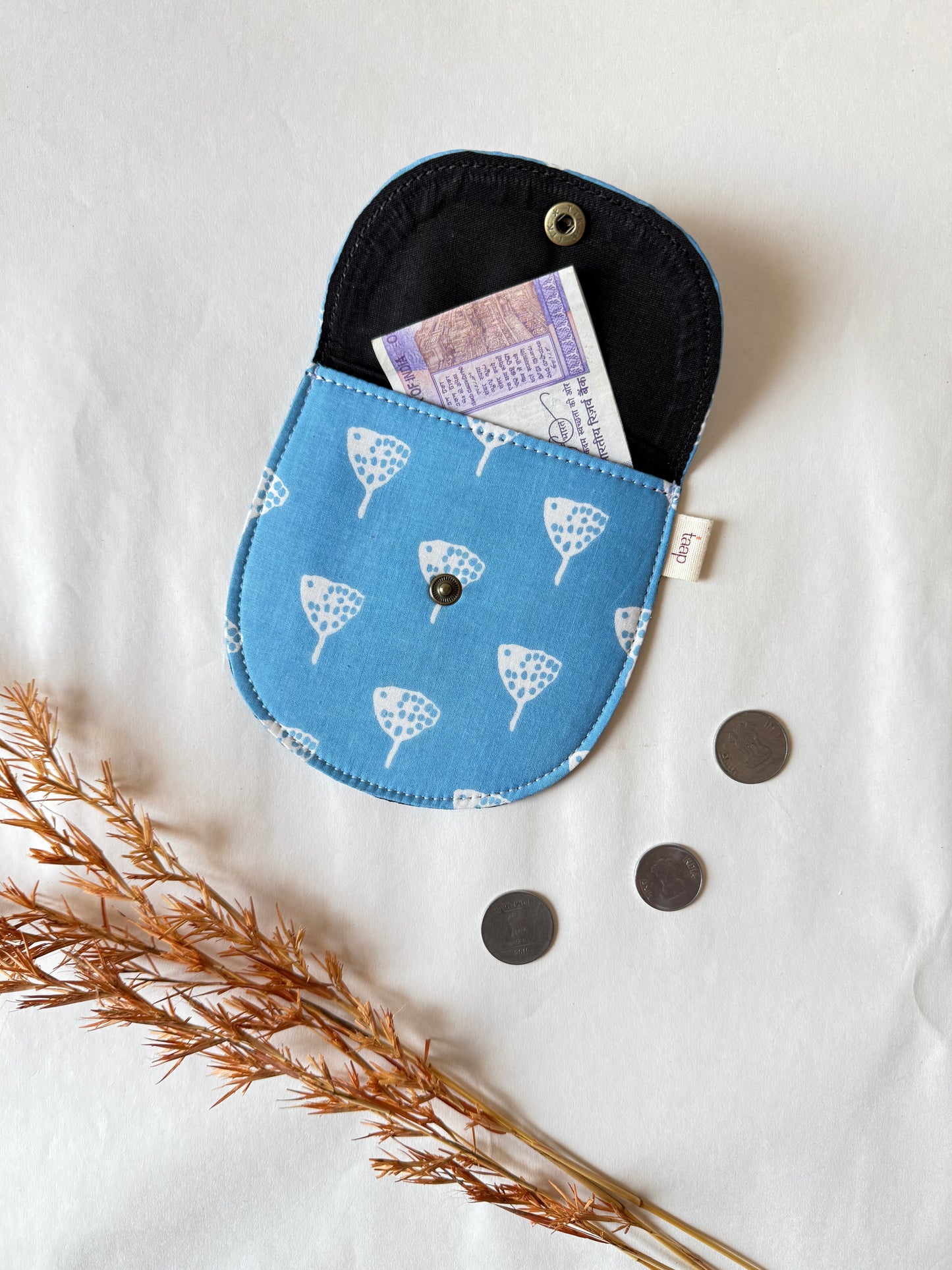 Ginkgo Dots Money Pouch – Pocket-Sized Organizer for Everyday Essentials