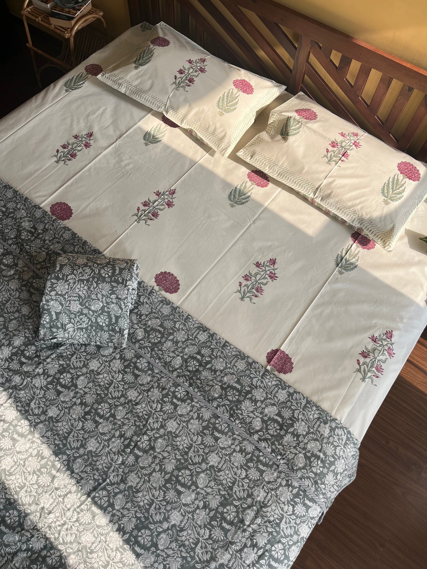 Grey Floral Screen Print Single Bed Dohar (60”*90”)
