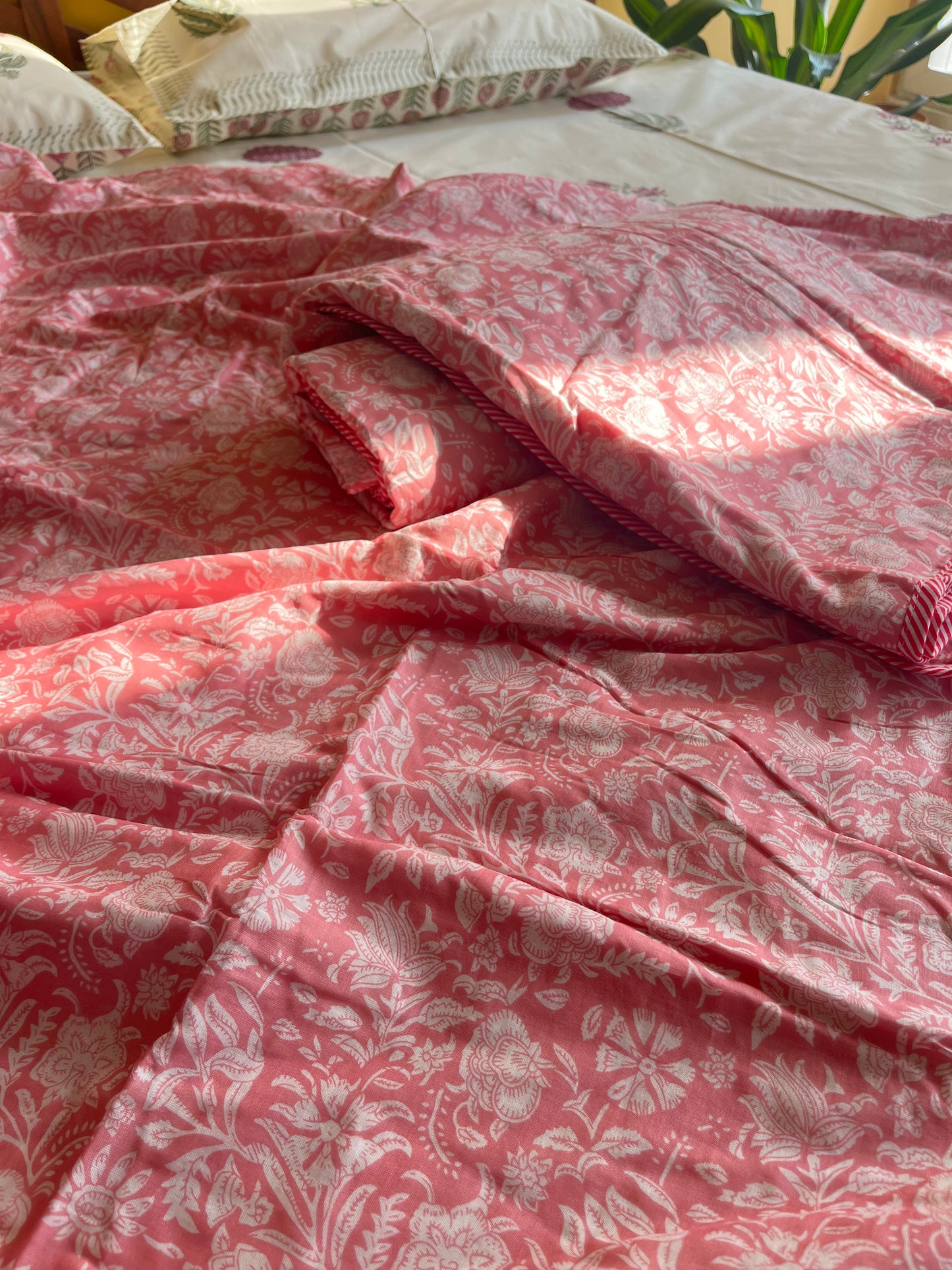 Pink Floral Screen Print Single Bed Dohar (60”*90”)