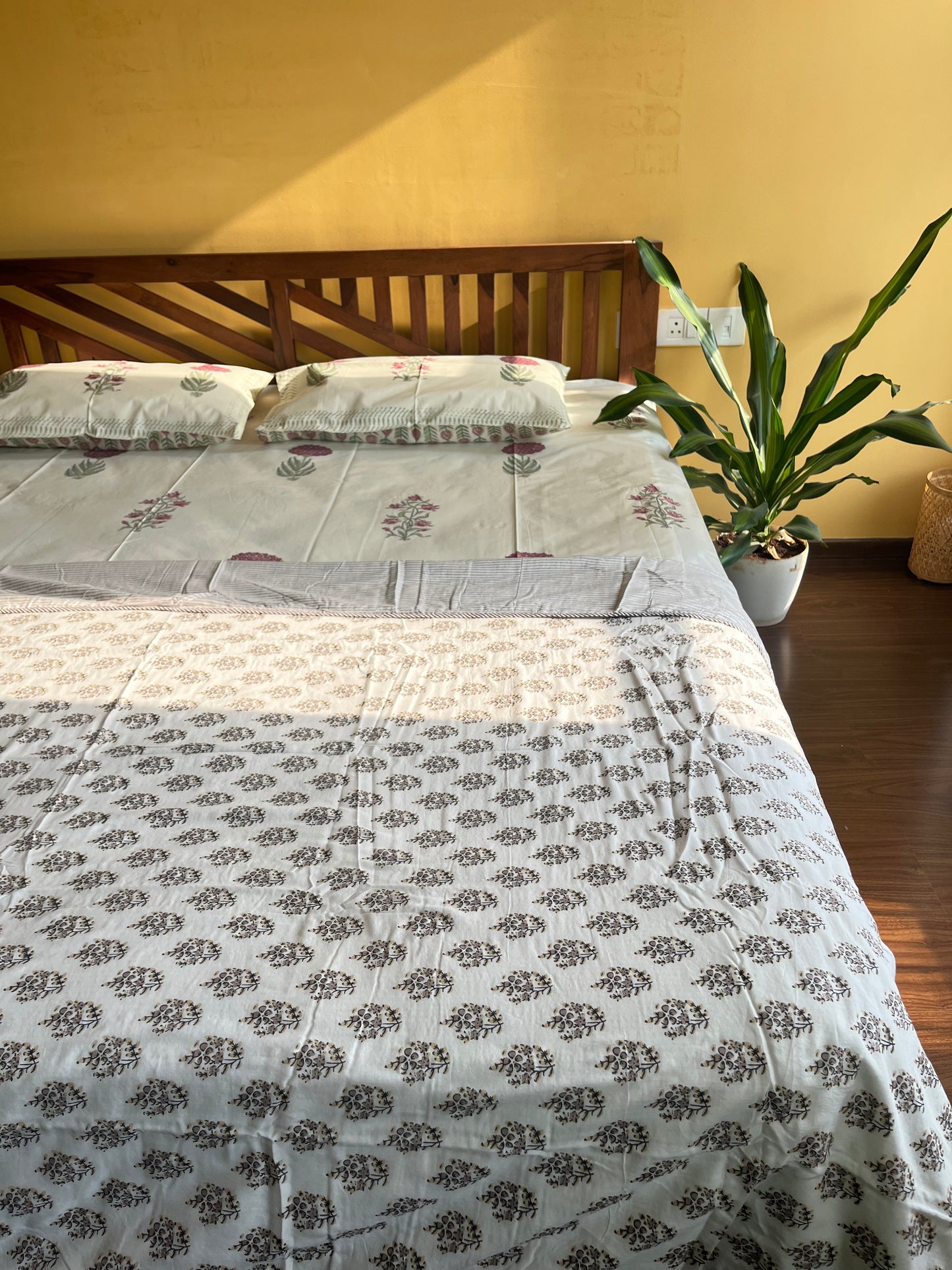 Beads Screen Print Single Bed Dohar (60”*90”)