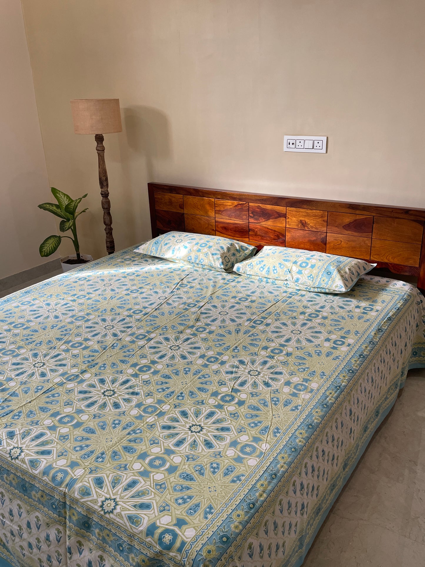 Turquoise Bloom Pure Cotton King Size Bedsheet Set with 2 Pillow Covers (108”*108”)