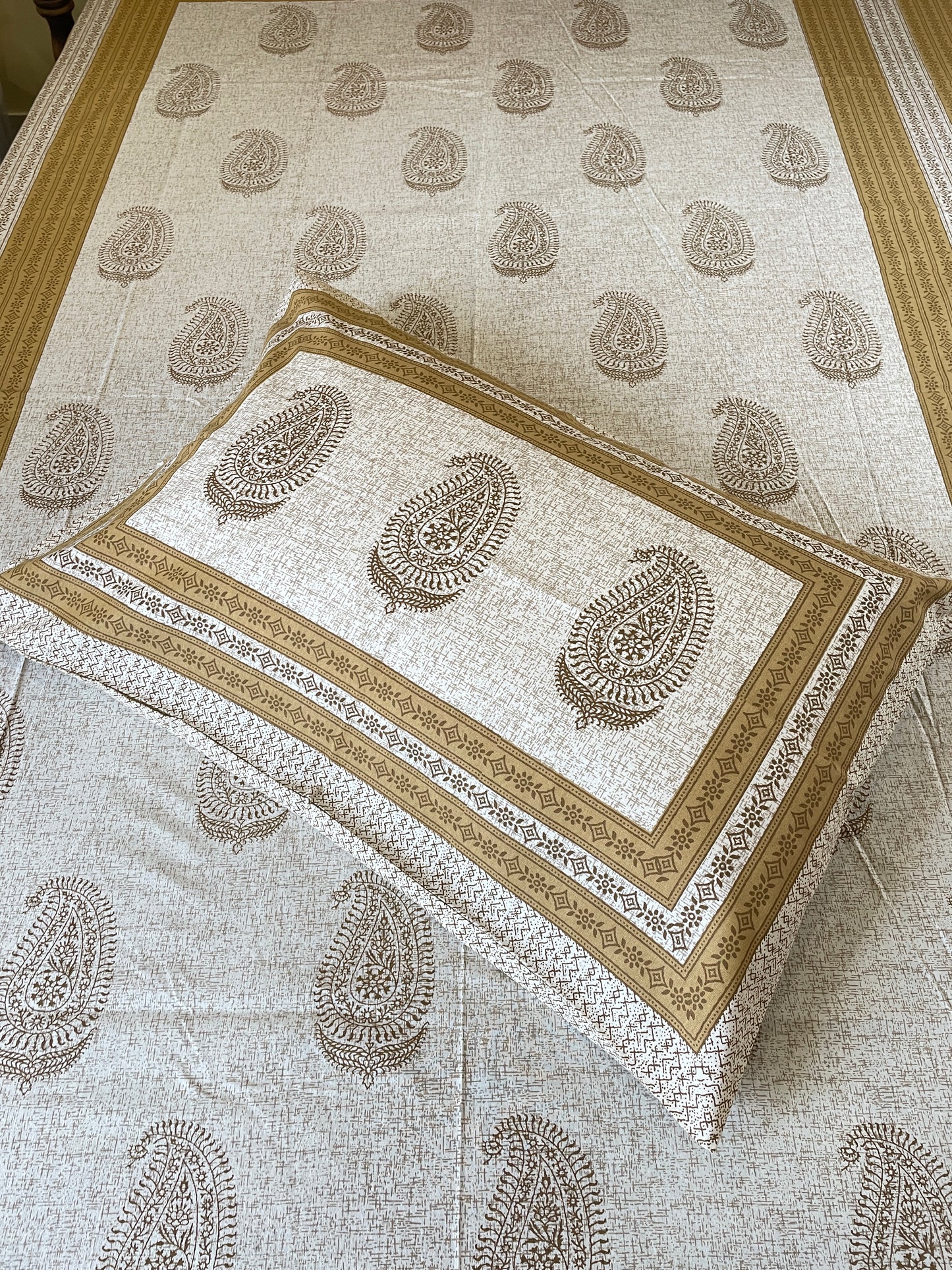 Paisely Beige Single Bedsheet With 1 Pillow Cover (60”*90”)