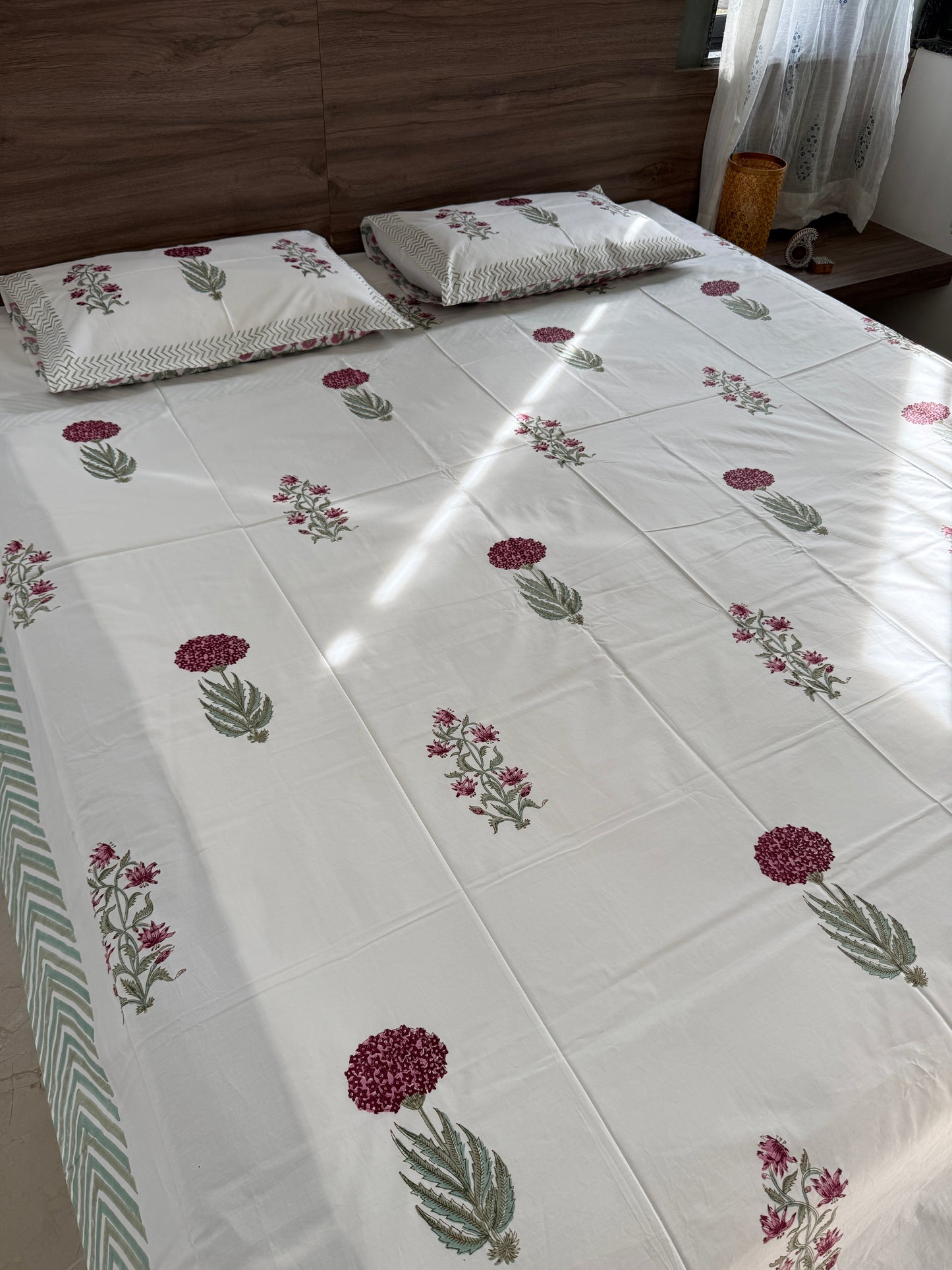 HandBlock Queen Size Bedsheet with 2 Pillow Covers (90”*108”)