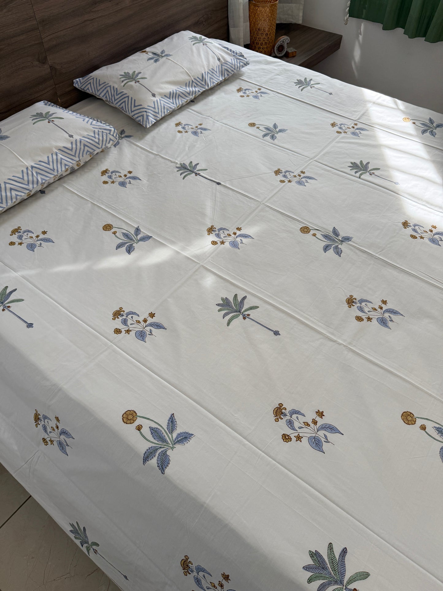 HandBlock King Size Bedsheet with 2 Pillow Covers (108”*108”)