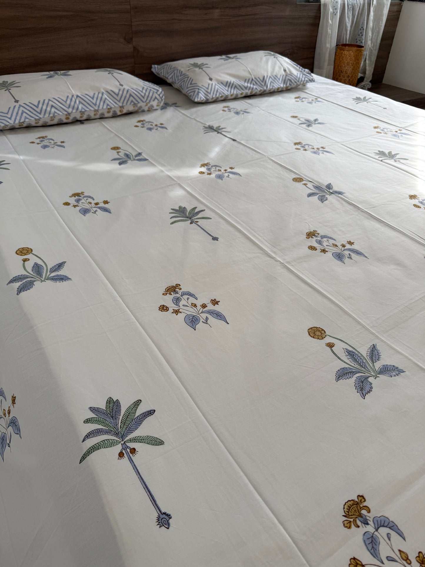 HandBlock King Size Bedsheet with 2 Pillow Covers (108”*108”)
