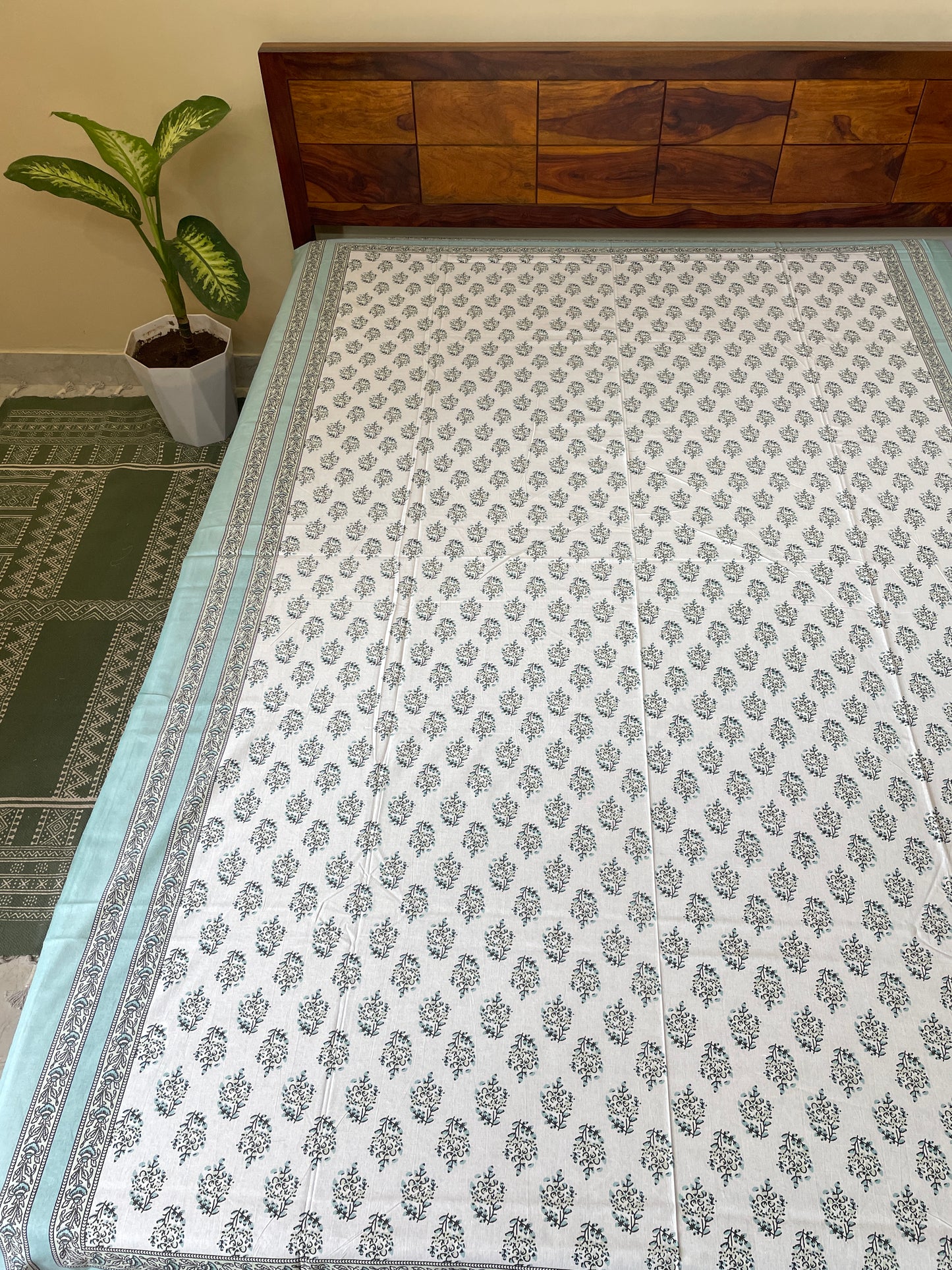 Floral Buta Single Bedsheet Without Pillow Cover (60”*90”)