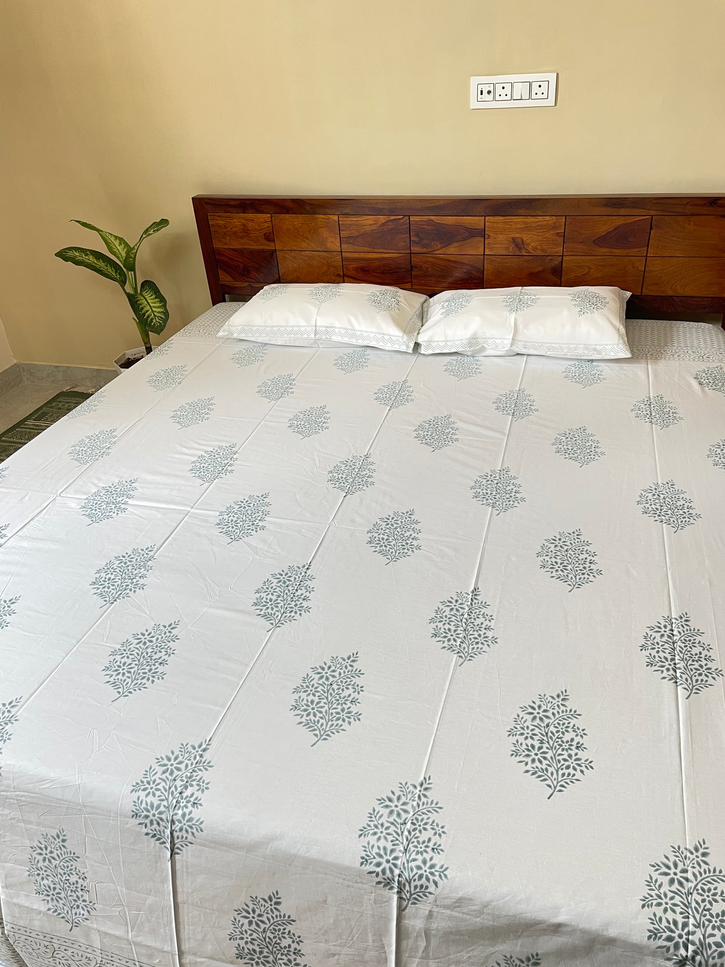 Grey Floral HandBlock King Size Bedsheet with 2 Pillow Covers (108”*108”)