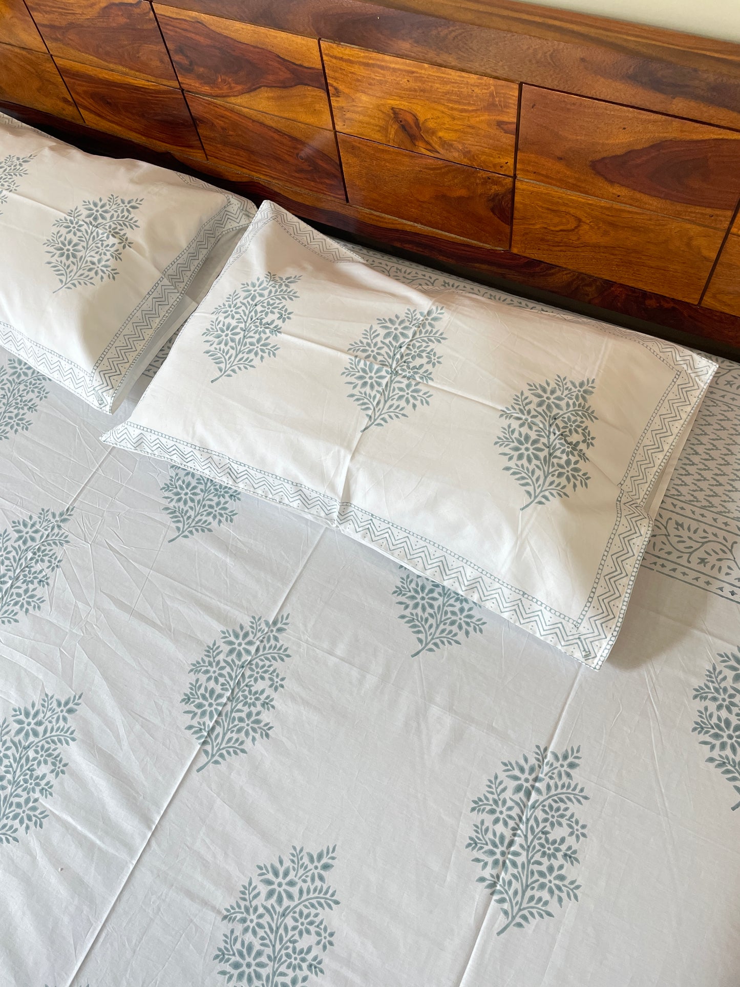 Grey Floral HandBlock King Size Bedsheet with 2 Pillow Covers (108”*108”)